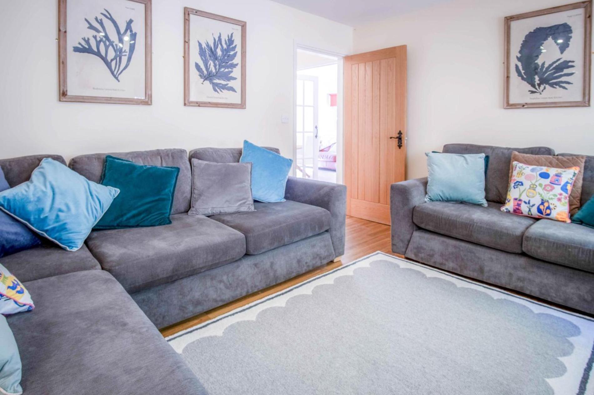The Barn - 4 Bedroom - Tyn-Y-Coed Farm - Cardiff