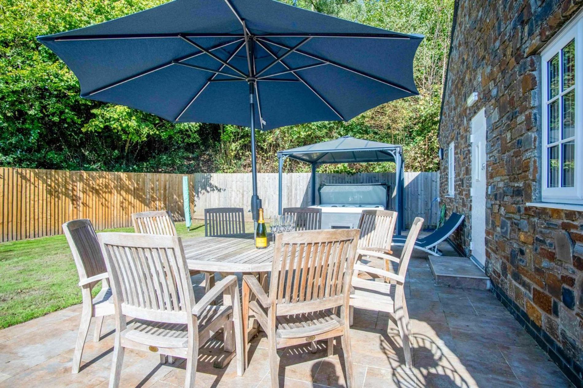 The Barn - 4 Bedroom - Tyn-Y-Coed Farm - Cardiff