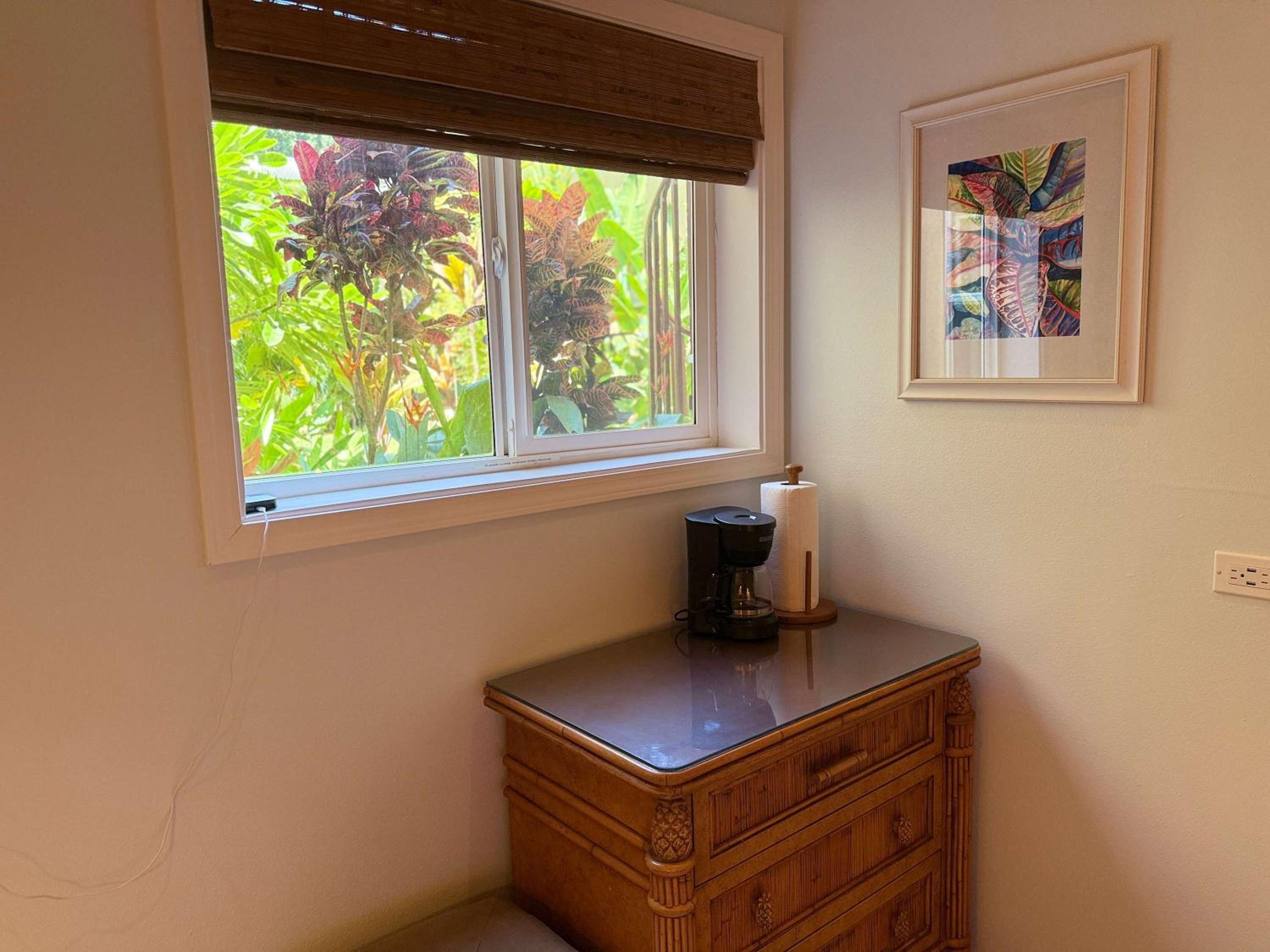 Maui B&B - 3 Ensuite Rooms - Steps from Beach w AC