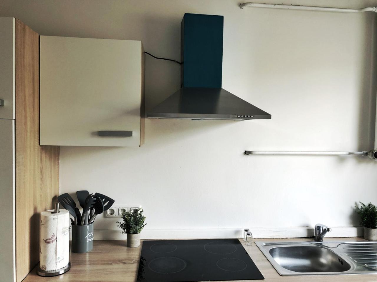 HolidayHome Aparments I Spaceous Room in BER-Reinickendorf 1 Min to Metro Station