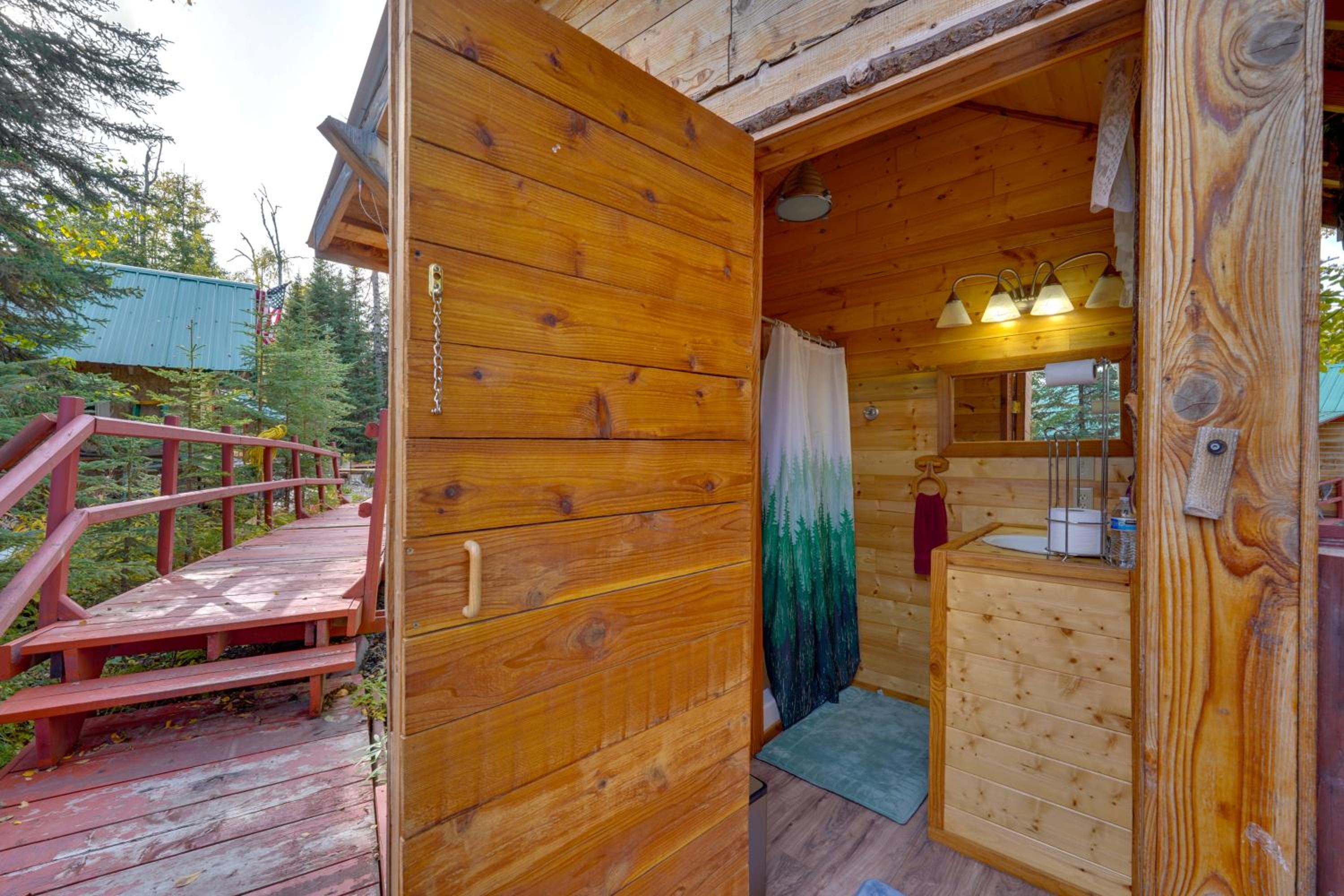 Lakefront Bliss! Ultimate Soldotna Retreat with Deck