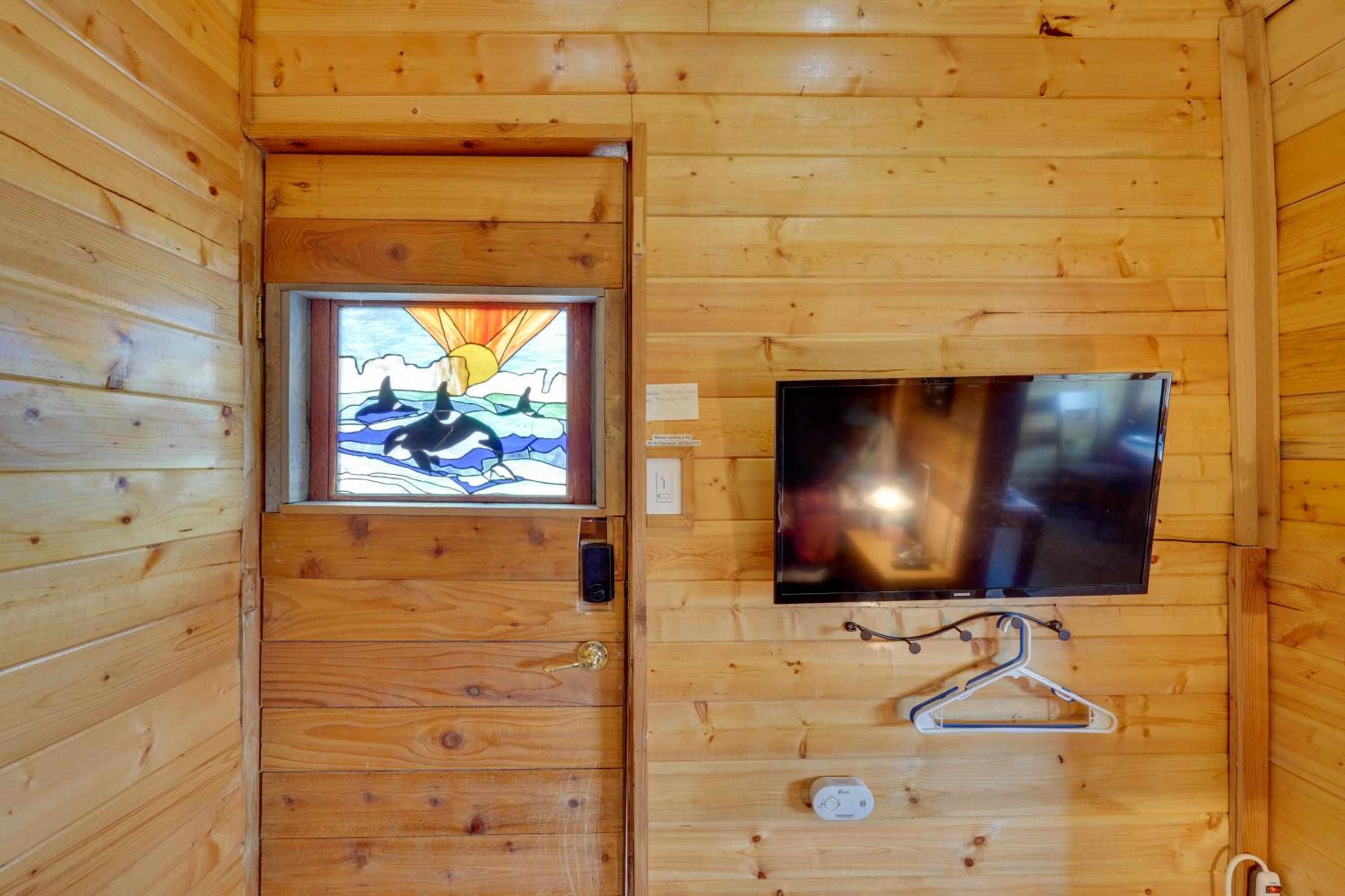 Lakefront Bliss! Ultimate Soldotna Retreat with Deck