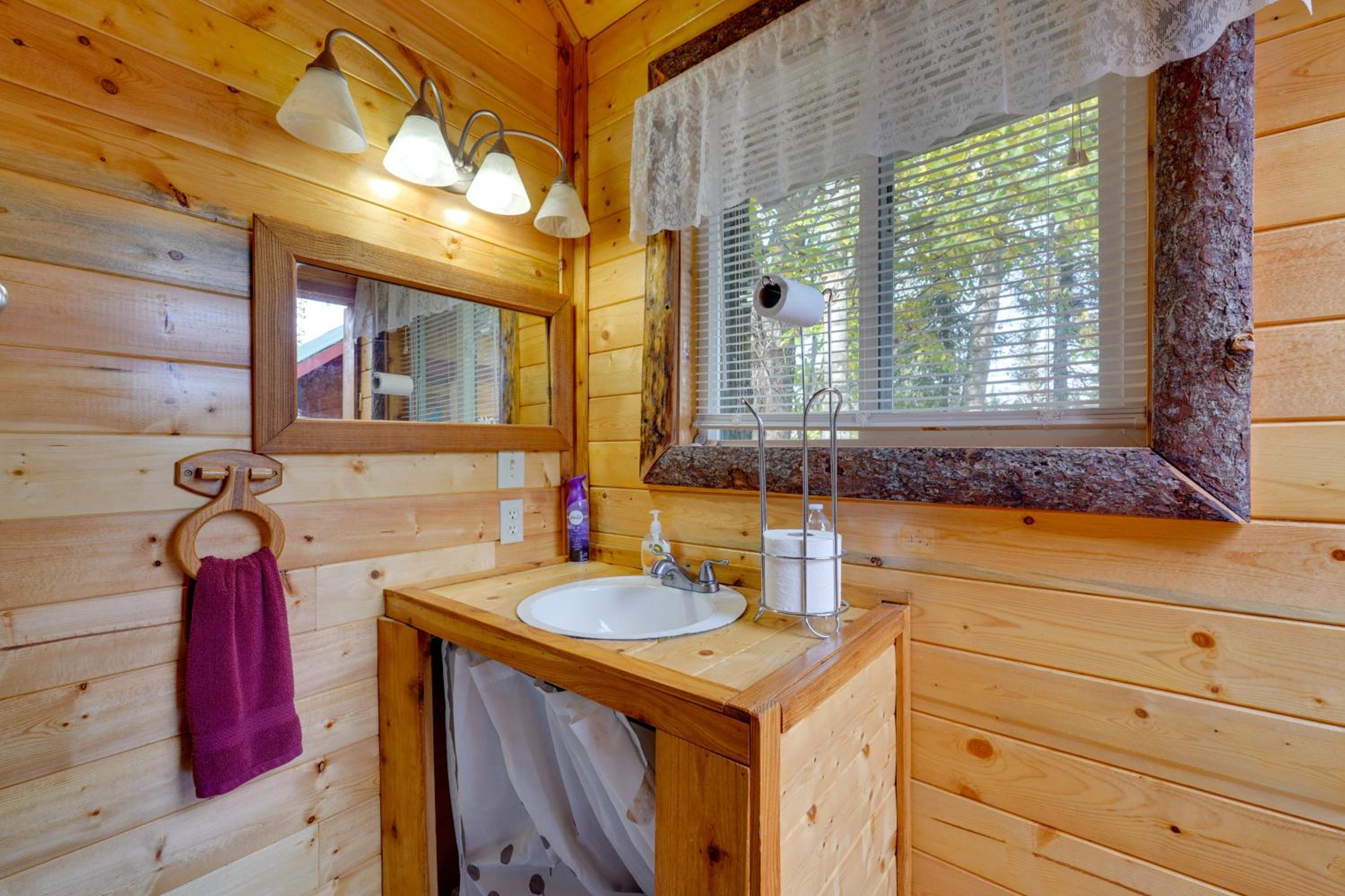Lakefront Bliss! Ultimate Soldotna Retreat with Deck