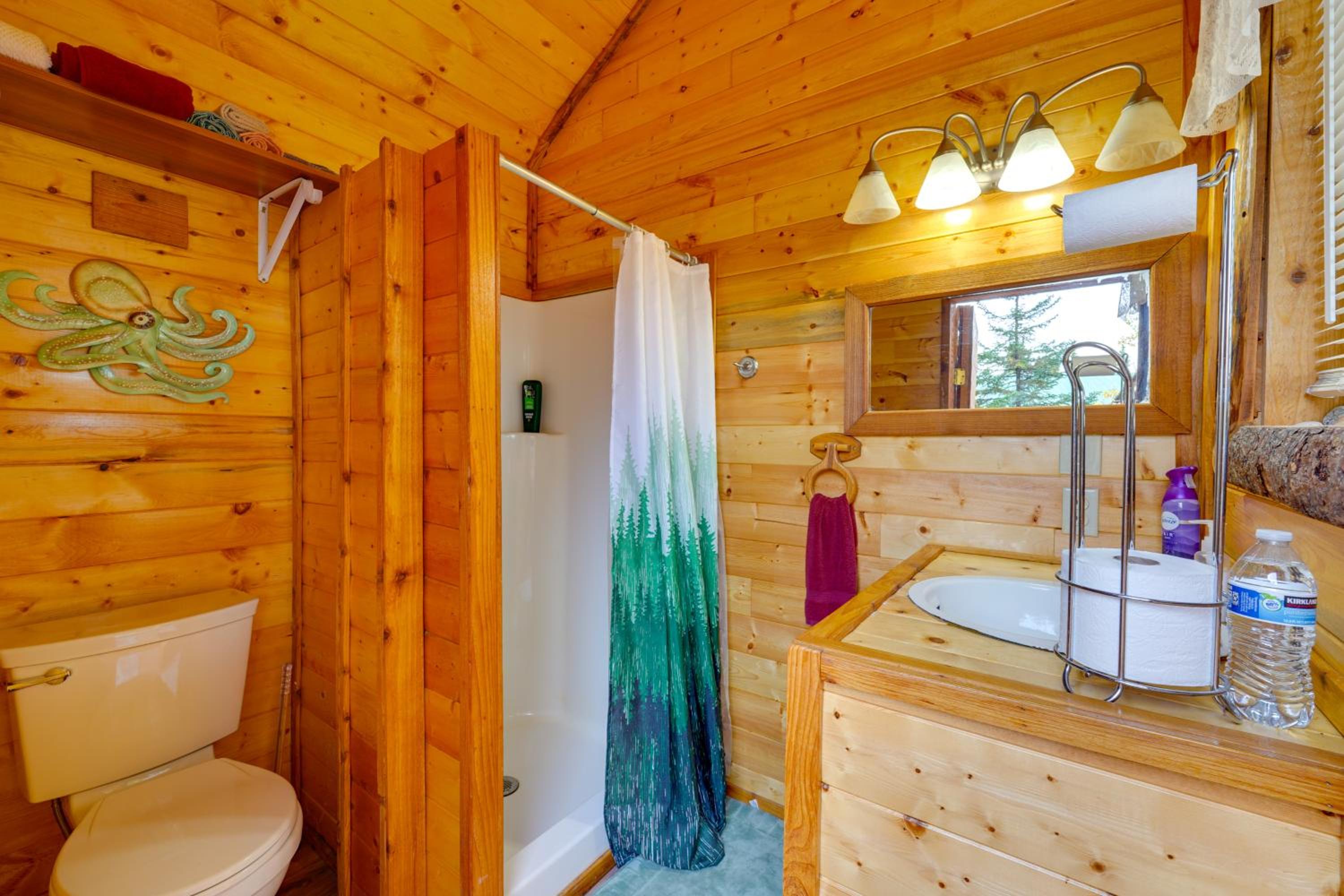 Lakefront Bliss! Ultimate Soldotna Retreat with Deck