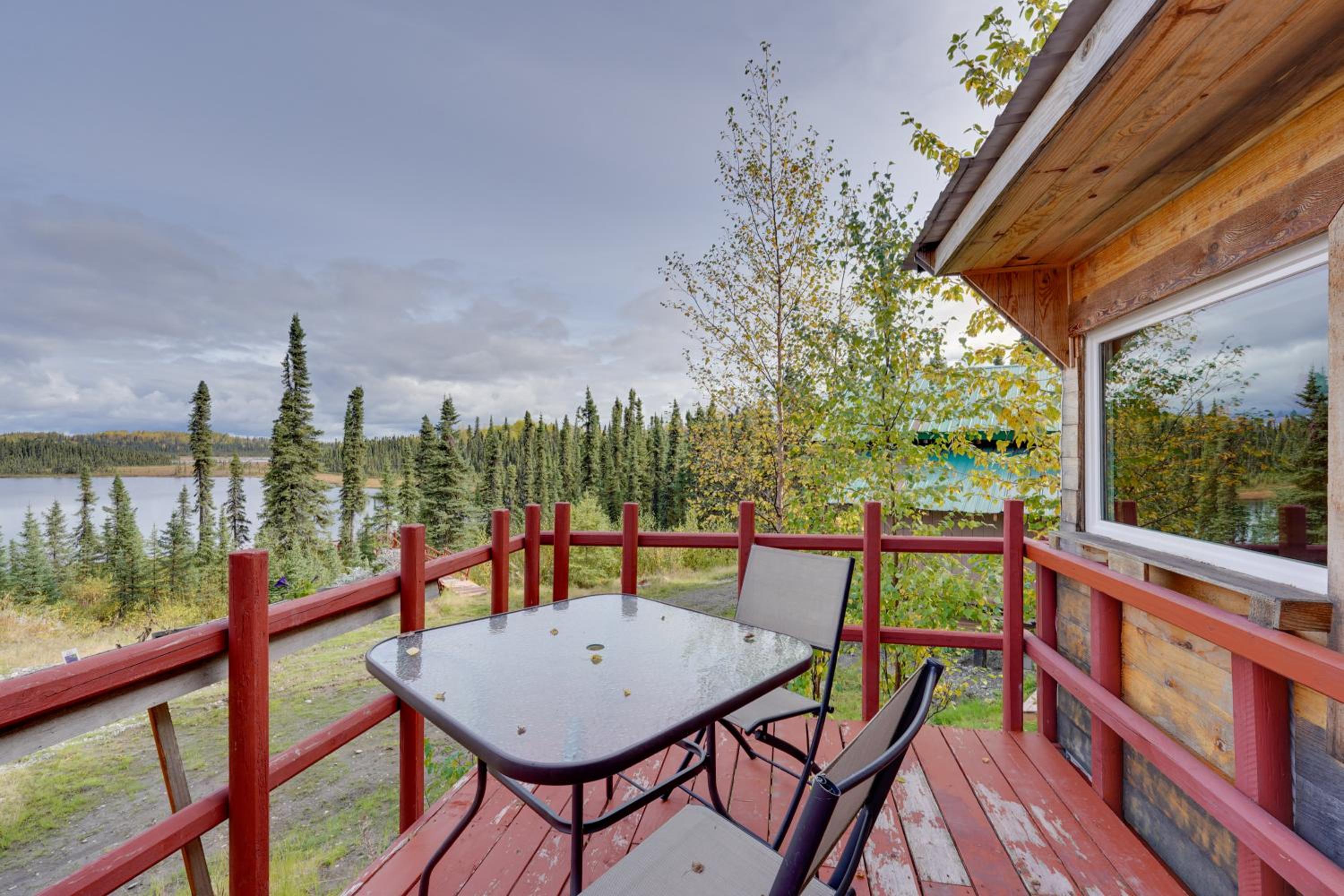 Lakefront Bliss! Ultimate Soldotna Retreat with Deck