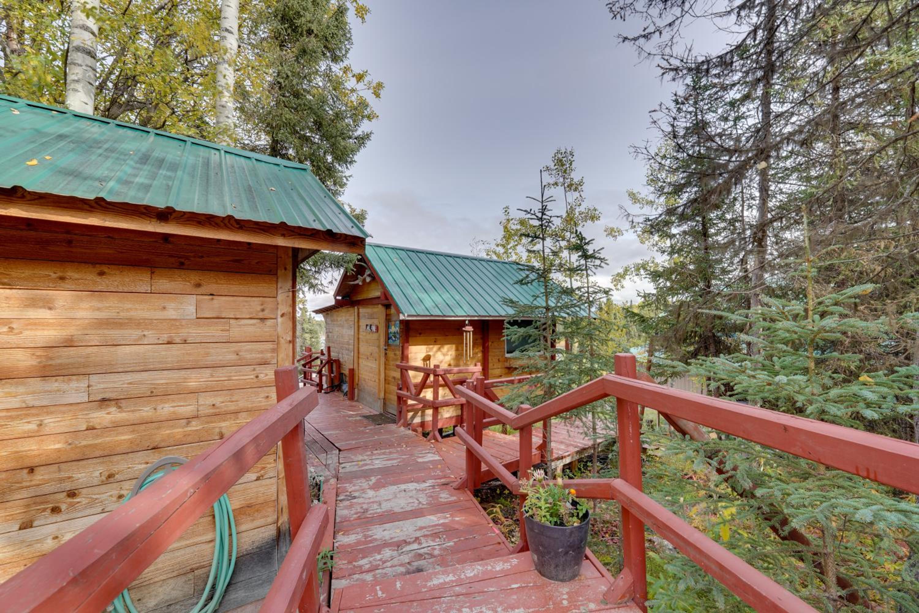 Lakefront Bliss! Ultimate Soldotna Retreat with Deck