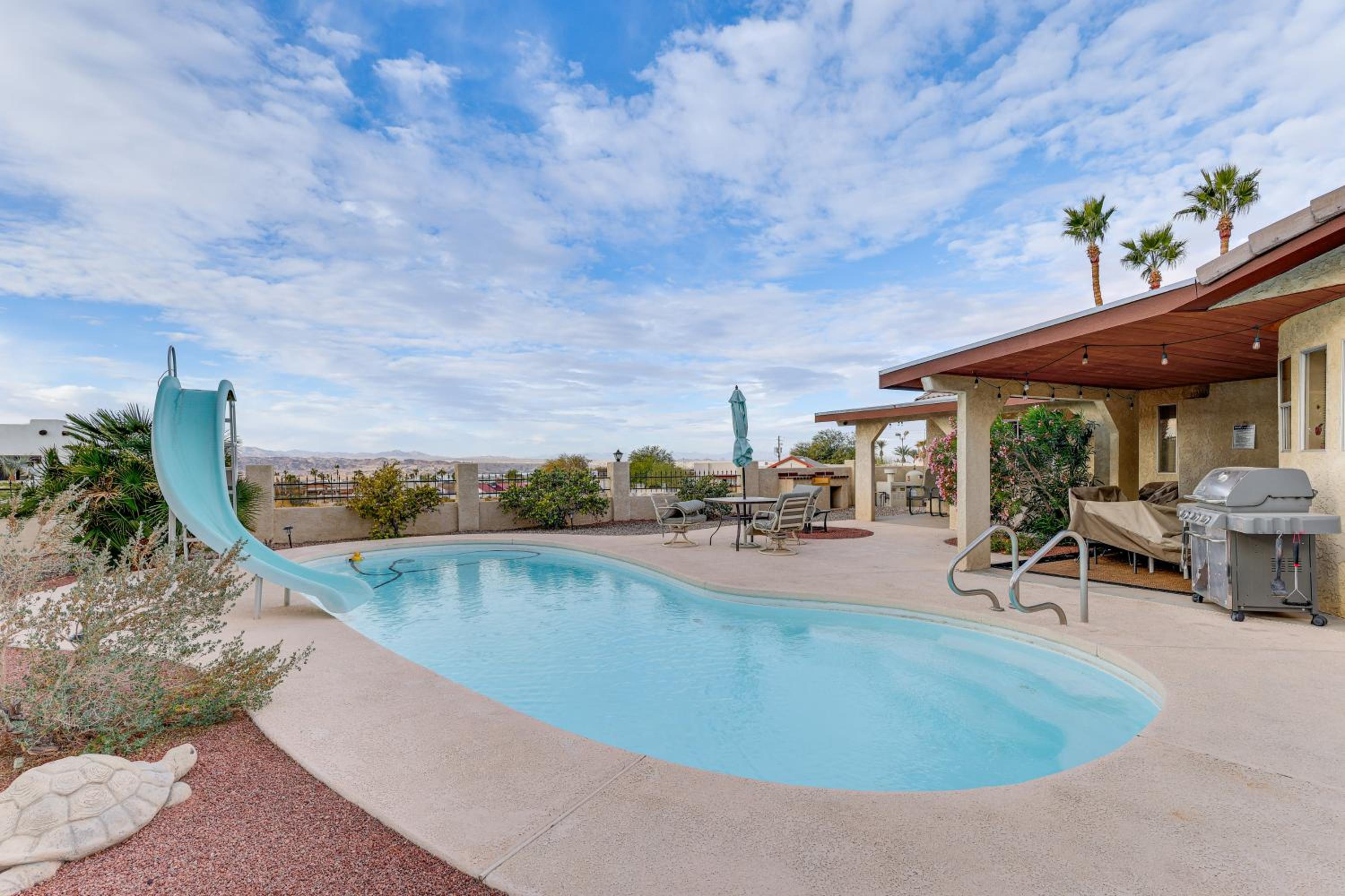 Swim with a View! Family Retreat Near Lake Havasu
