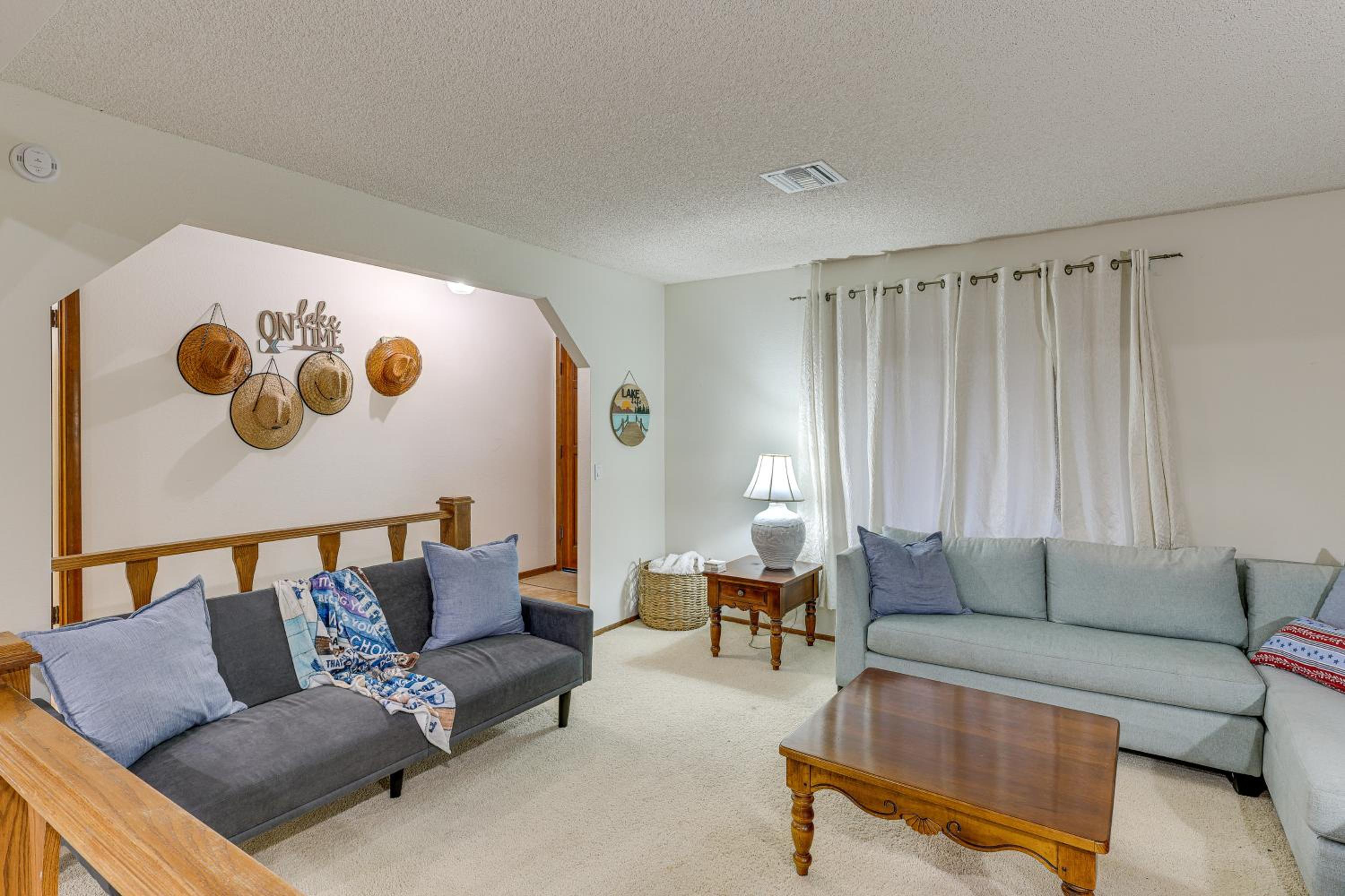 Swim with a View! Family Retreat Near Lake Havasu