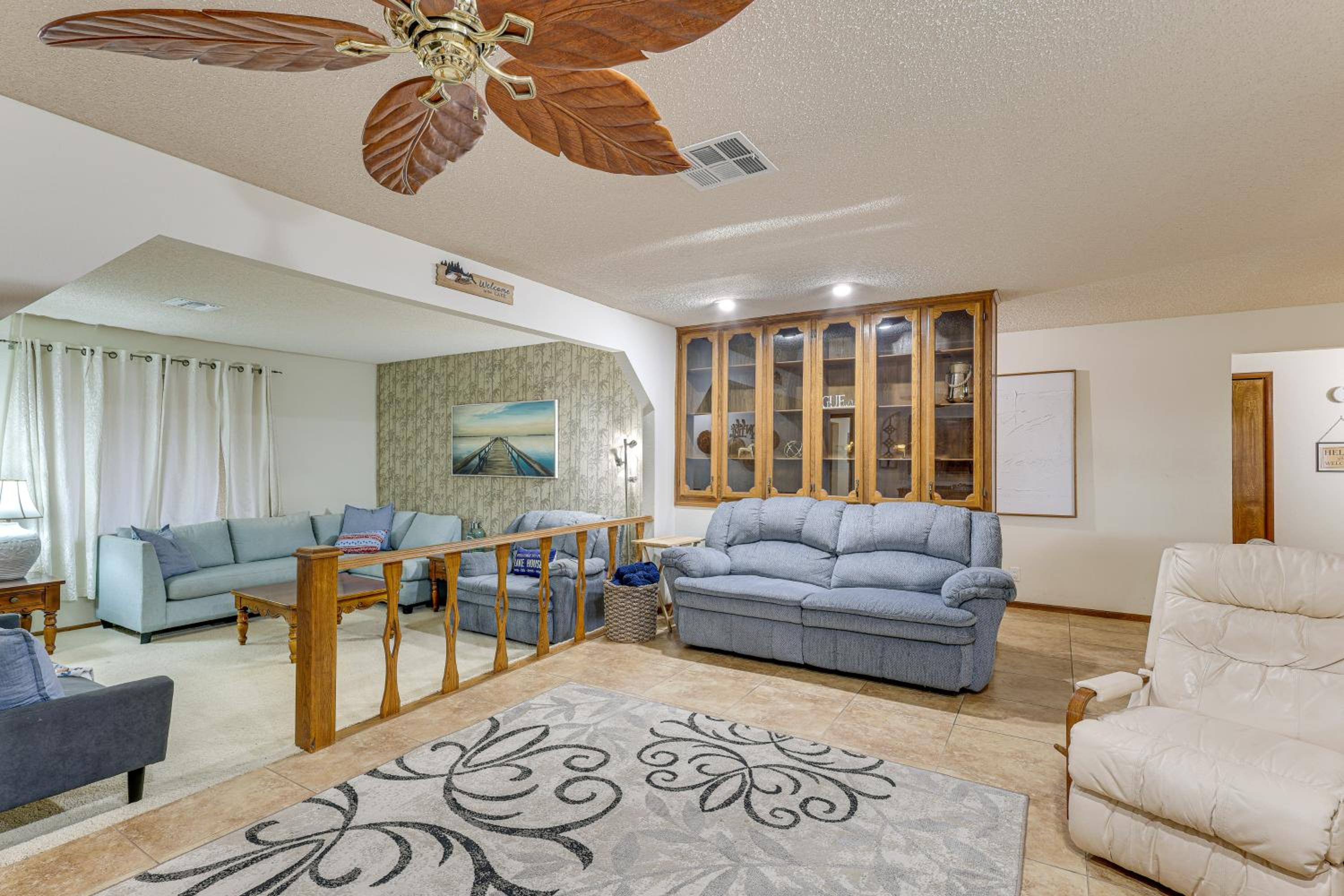 Swim with a View! Family Retreat Near Lake Havasu
