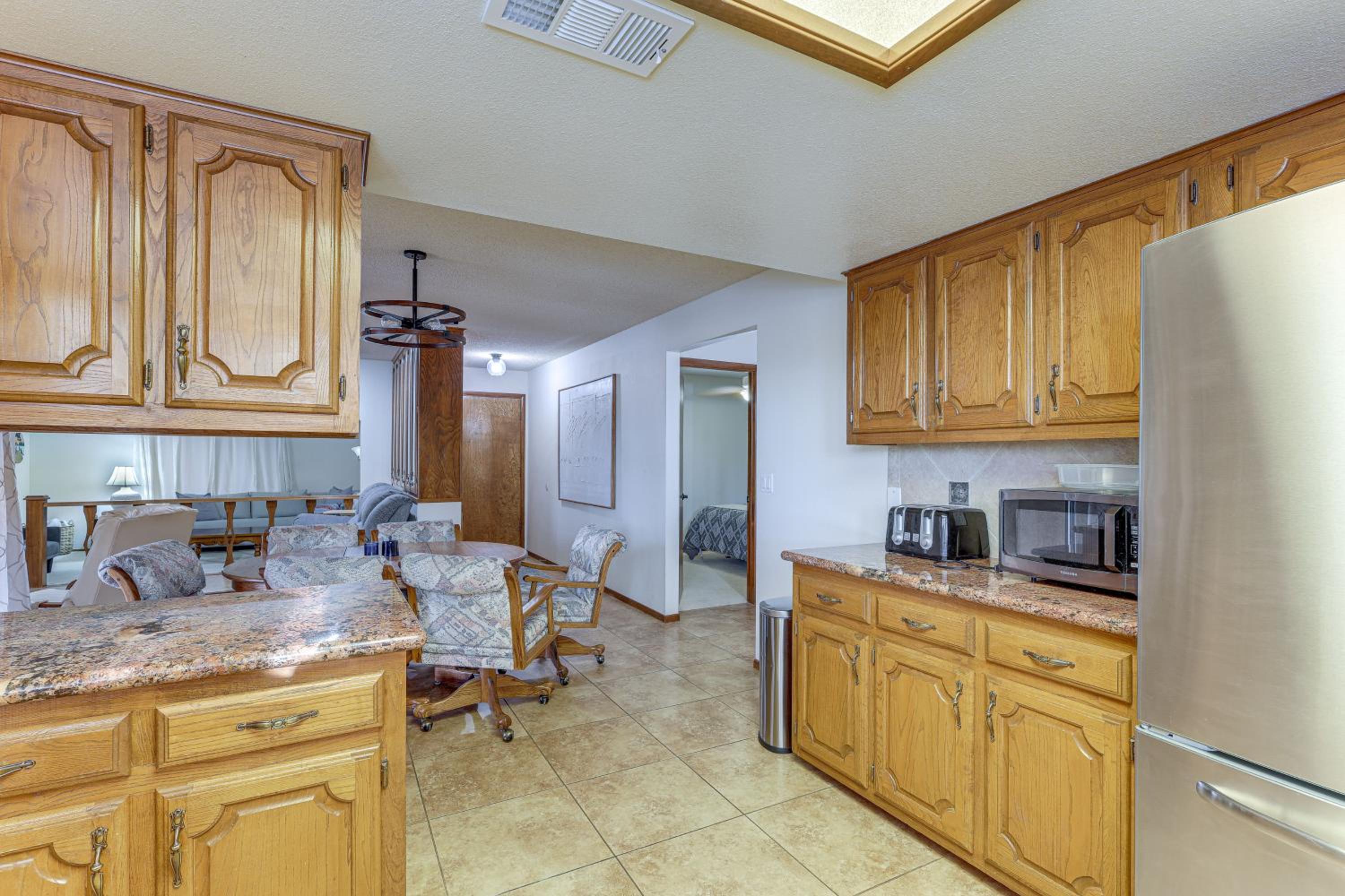 Swim with a View! Family Retreat Near Lake Havasu