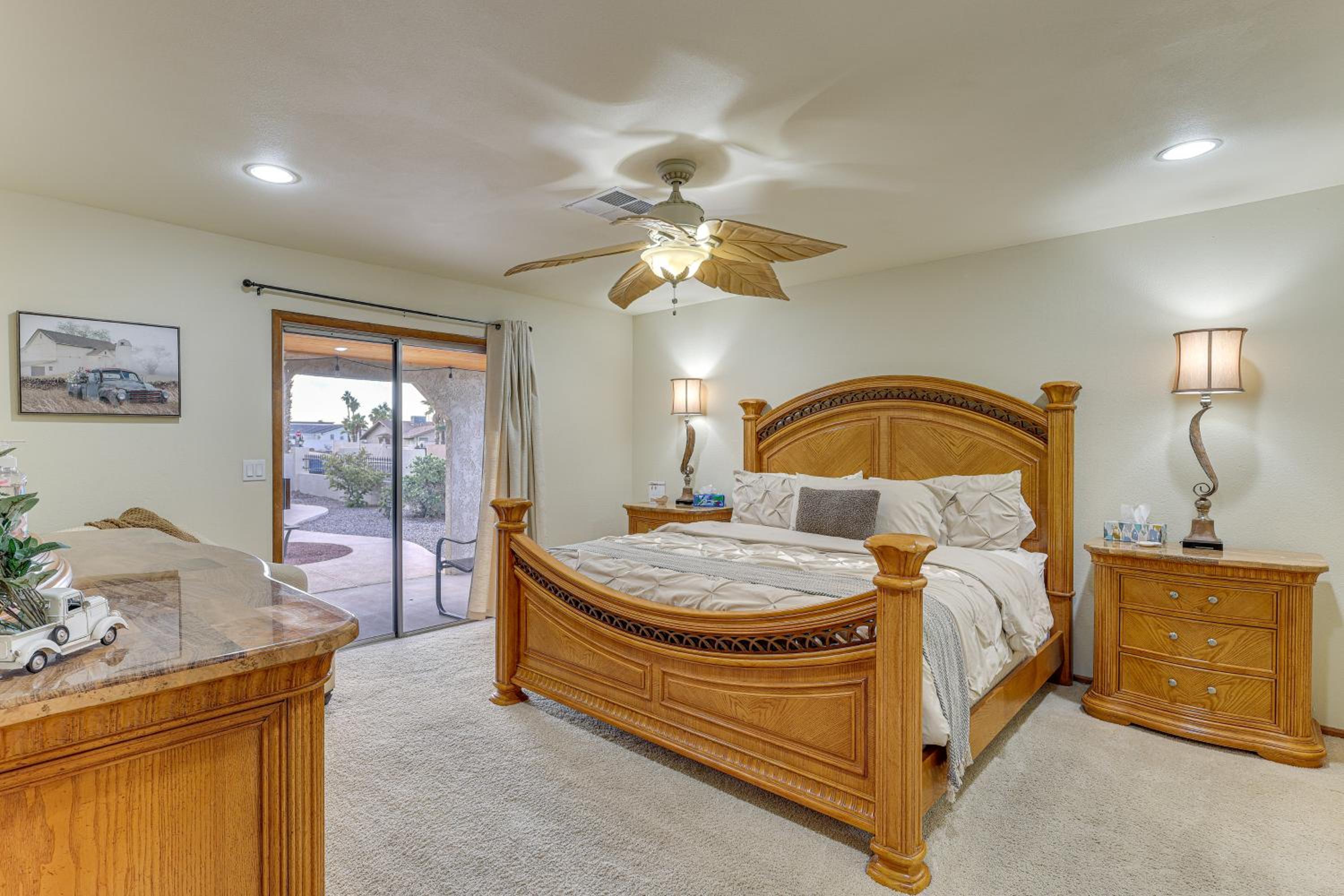 Swim with a View! Family Retreat Near Lake Havasu