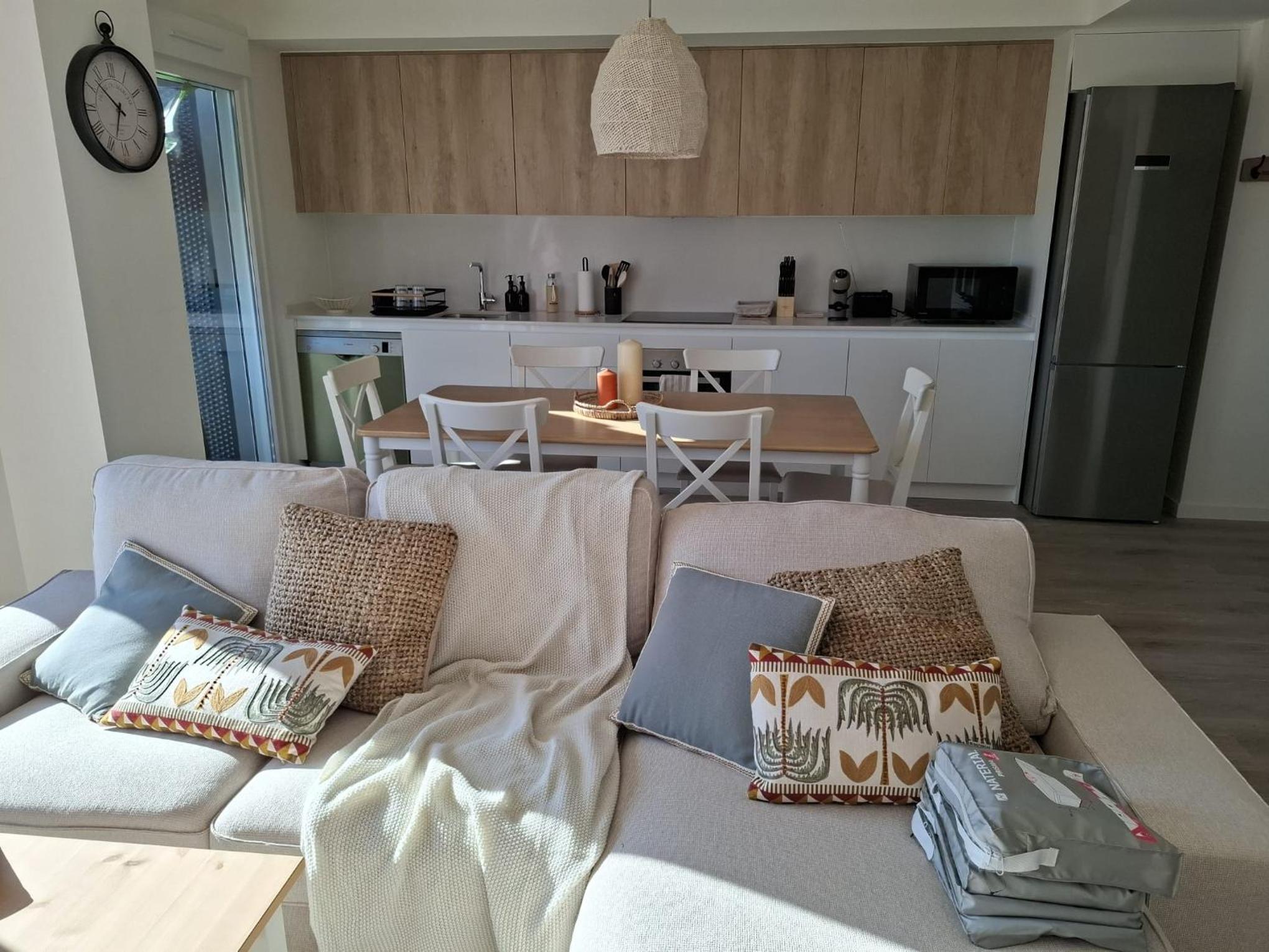 Residencial Breeze 1A by Bookaparadise