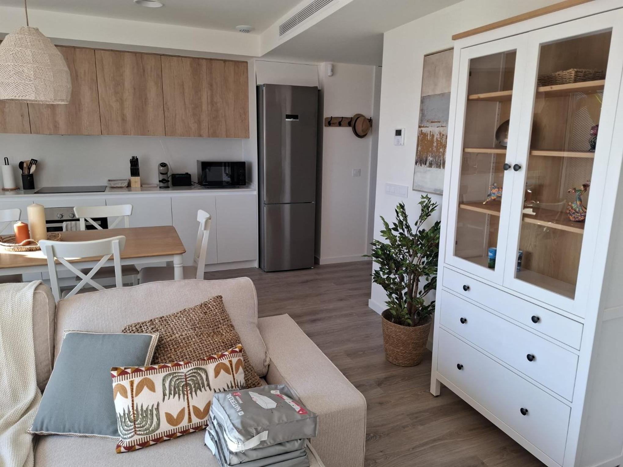 Residencial Breeze 1A by Bookaparadise