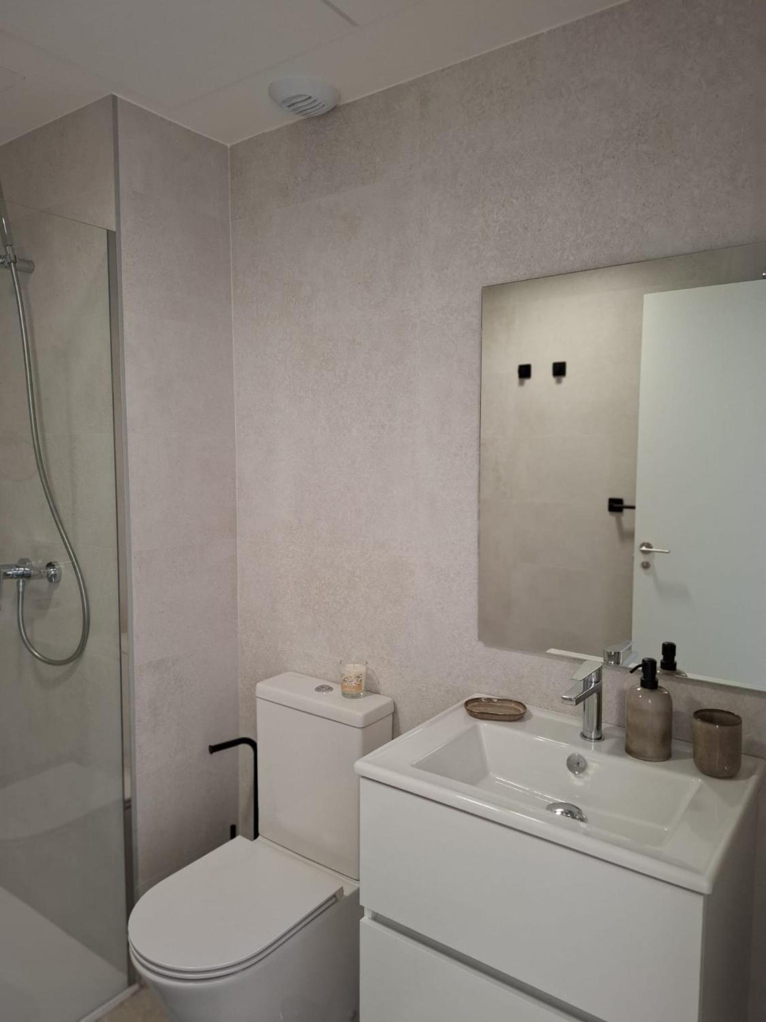 Residencial Breeze 1A by Bookaparadise