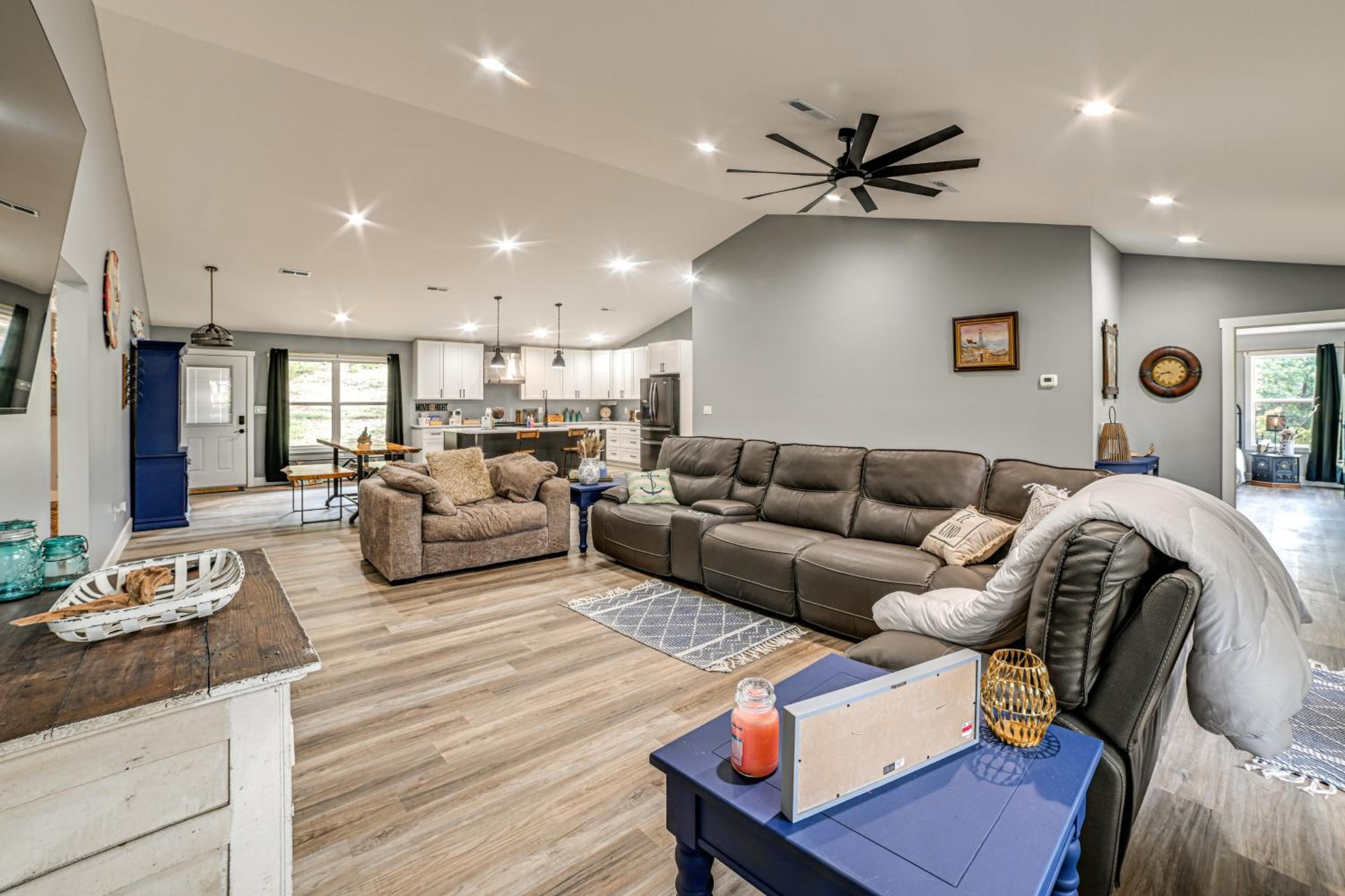 Walk to Lake Barkley! Family Home with Outdoor Oasis