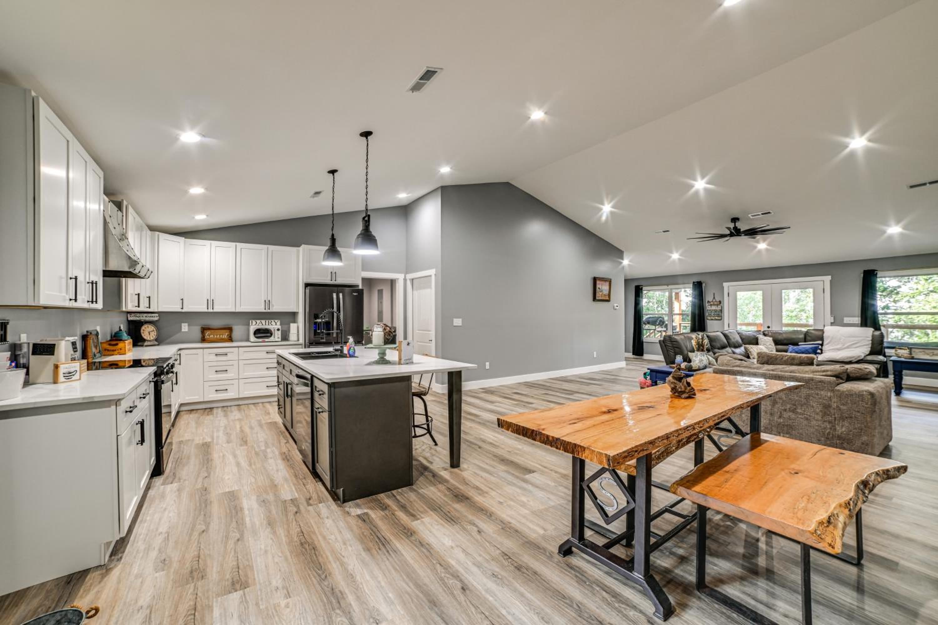Walk to Lake Barkley! Family Home with Outdoor Oasis