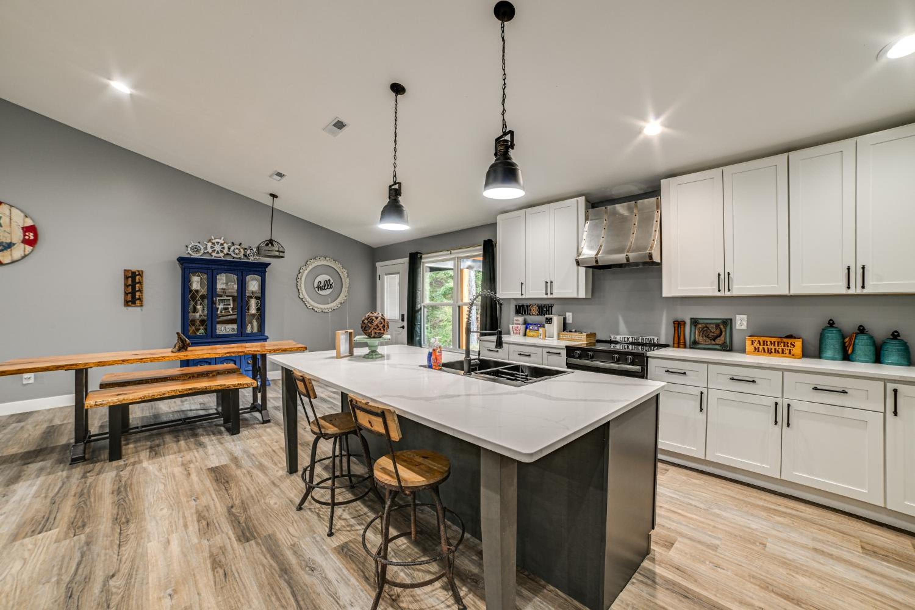 Walk to Lake Barkley! Family Home with Outdoor Oasis
