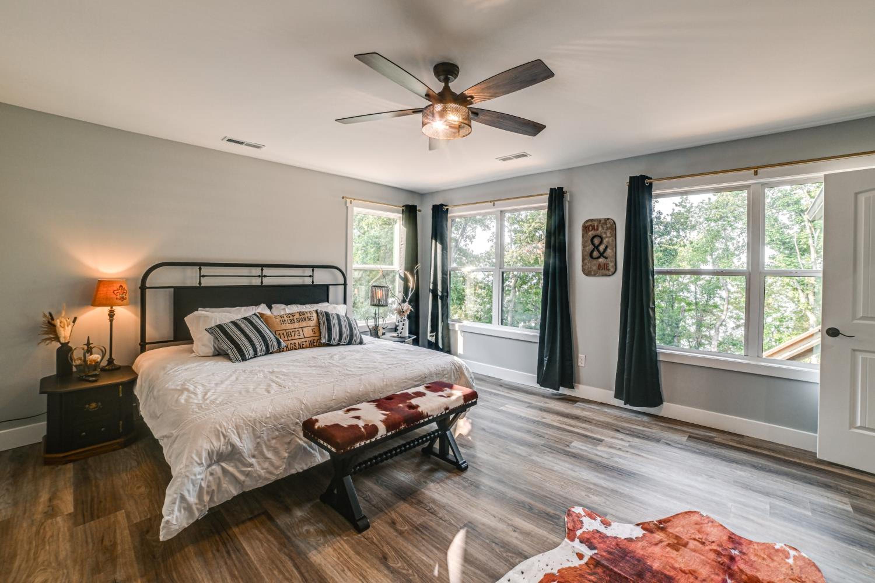 Walk to Lake Barkley! Family Home with Outdoor Oasis