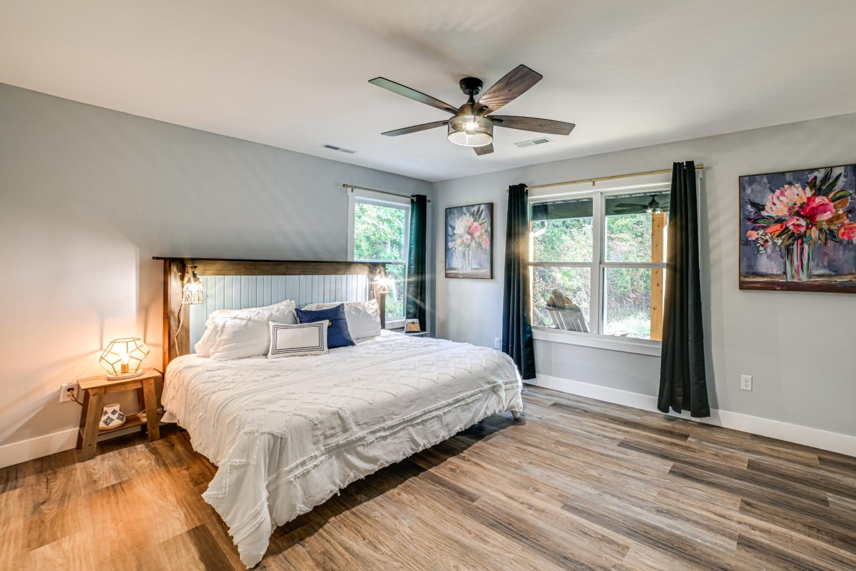 Walk to Lake Barkley! Family Home with Outdoor Oasis