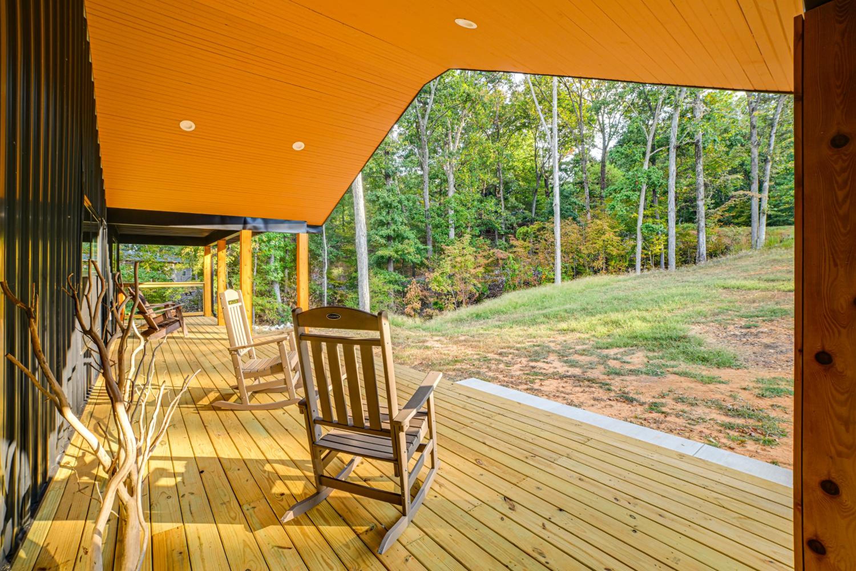 Walk to Lake Barkley! Family Home with Outdoor Oasis