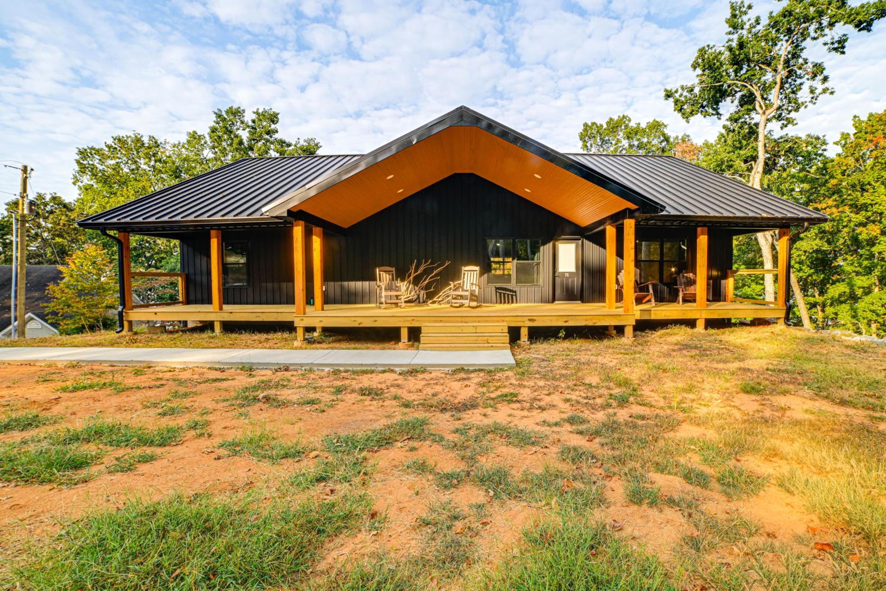 Walk to Lake Barkley! Family Home with Outdoor Oasis