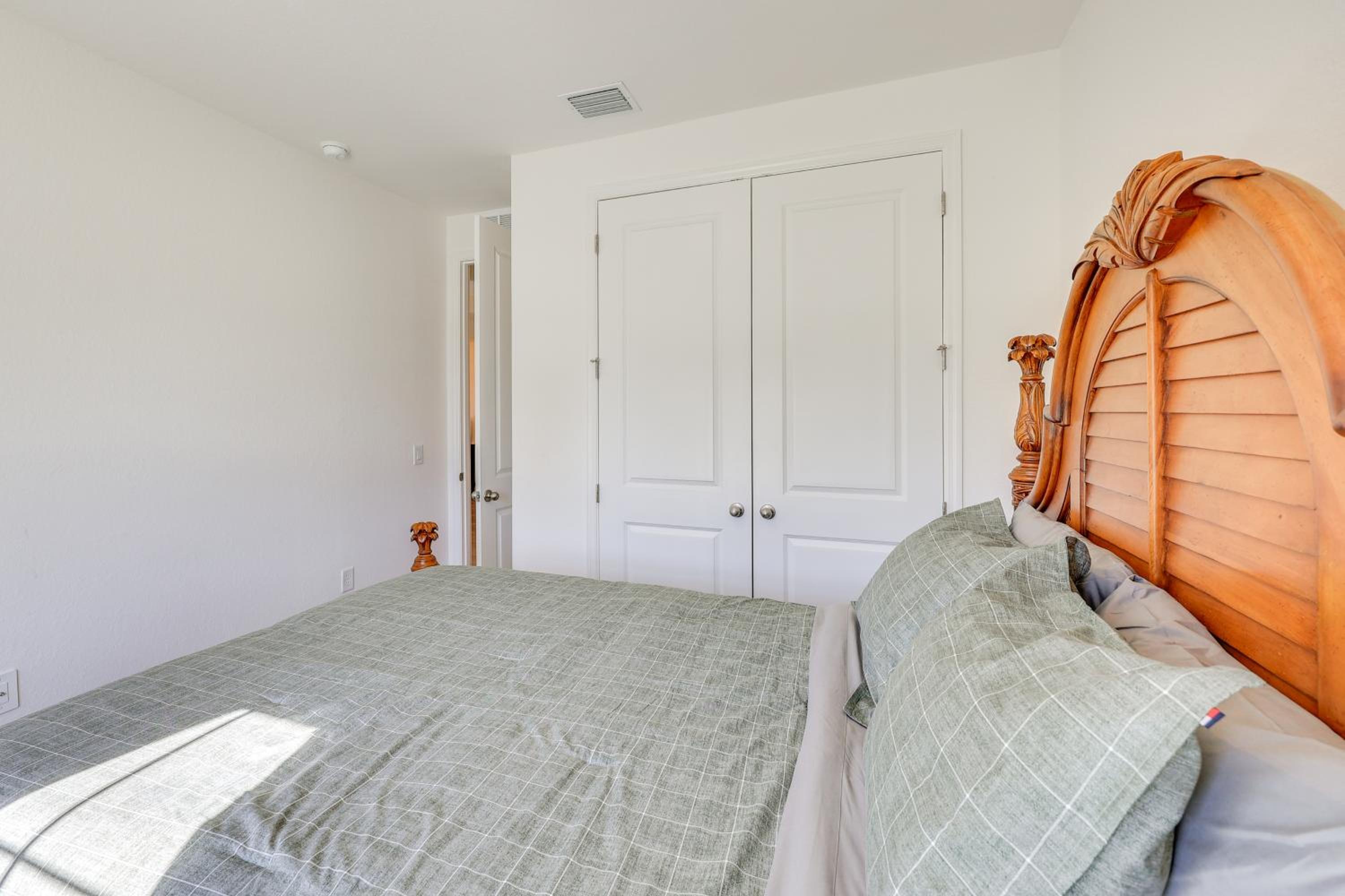 2 Mi to Golf! Punta Gorda Gem with Pet-Friendly Yard