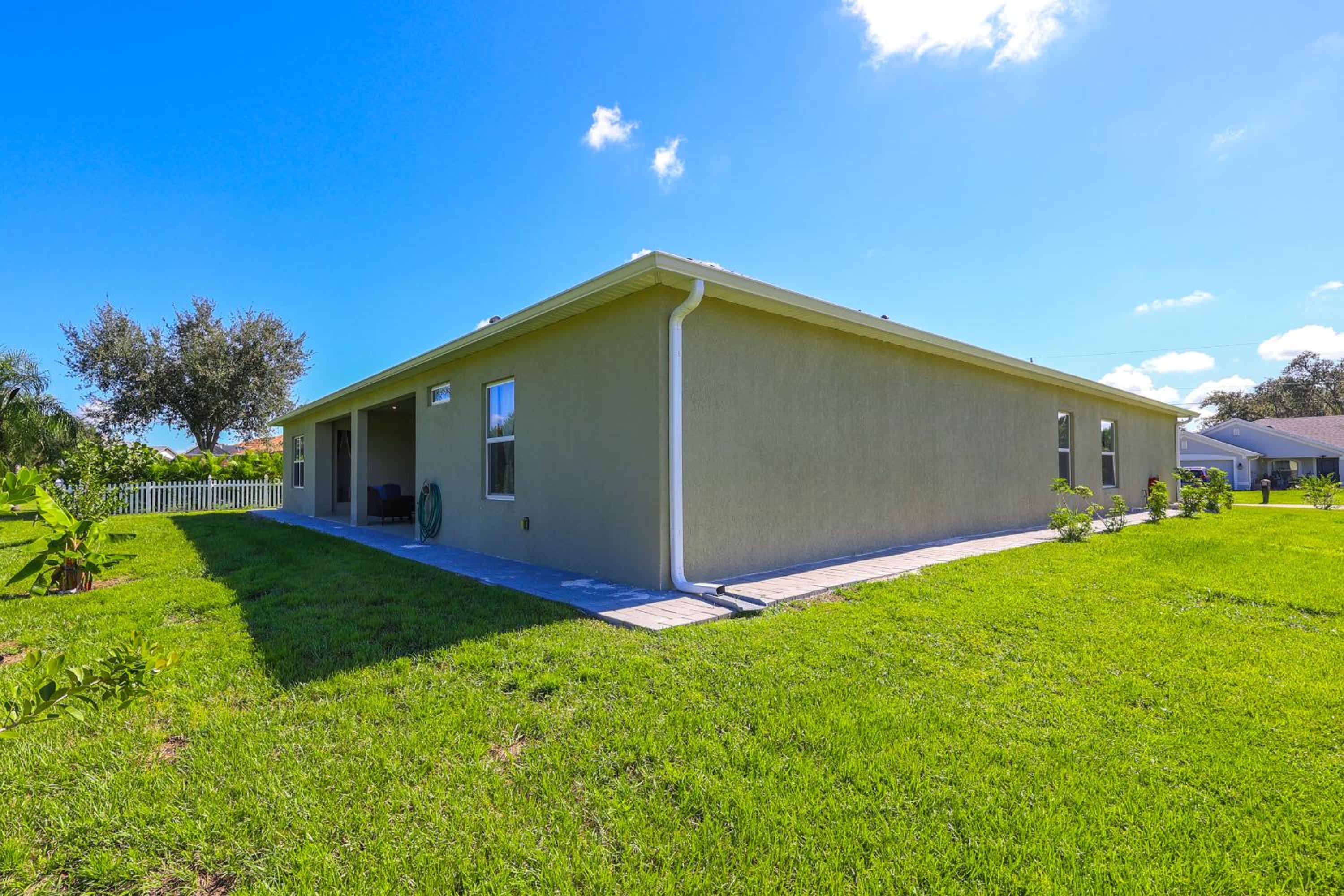 2 Mi to Golf! Punta Gorda Gem with Pet-Friendly Yard