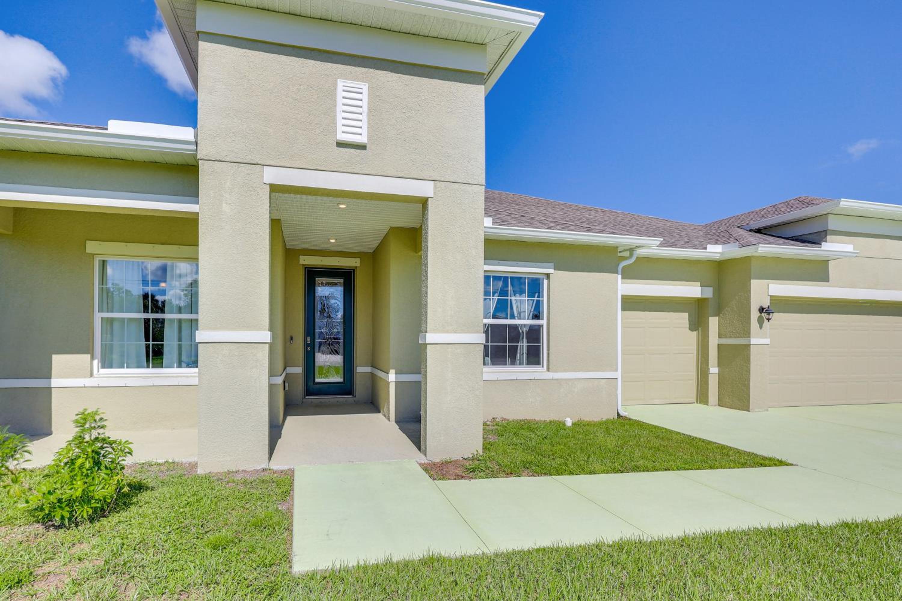2 Mi to Golf! Punta Gorda Gem with Pet-Friendly Yard