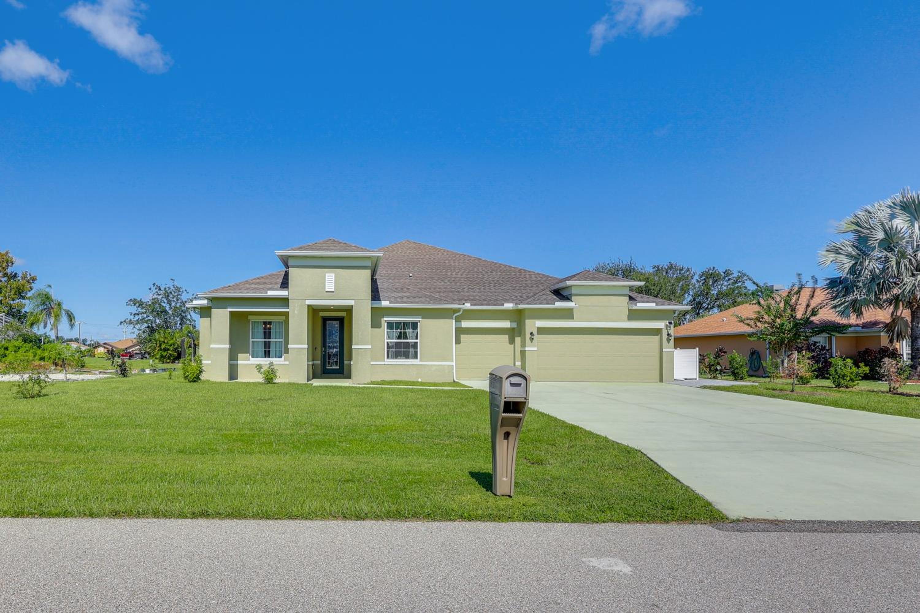 2 Mi to Golf! Punta Gorda Gem with Pet-Friendly Yard