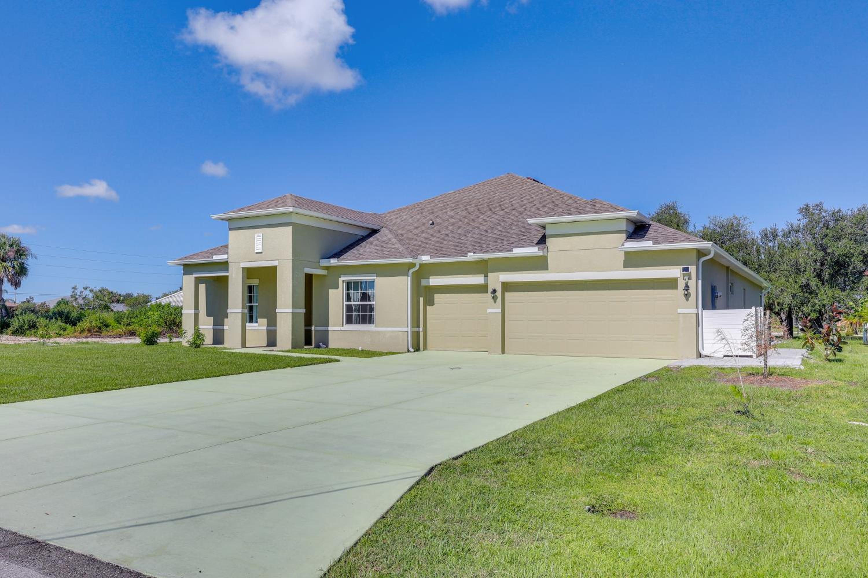 2 Mi to Golf! Punta Gorda Gem with Pet-Friendly Yard
