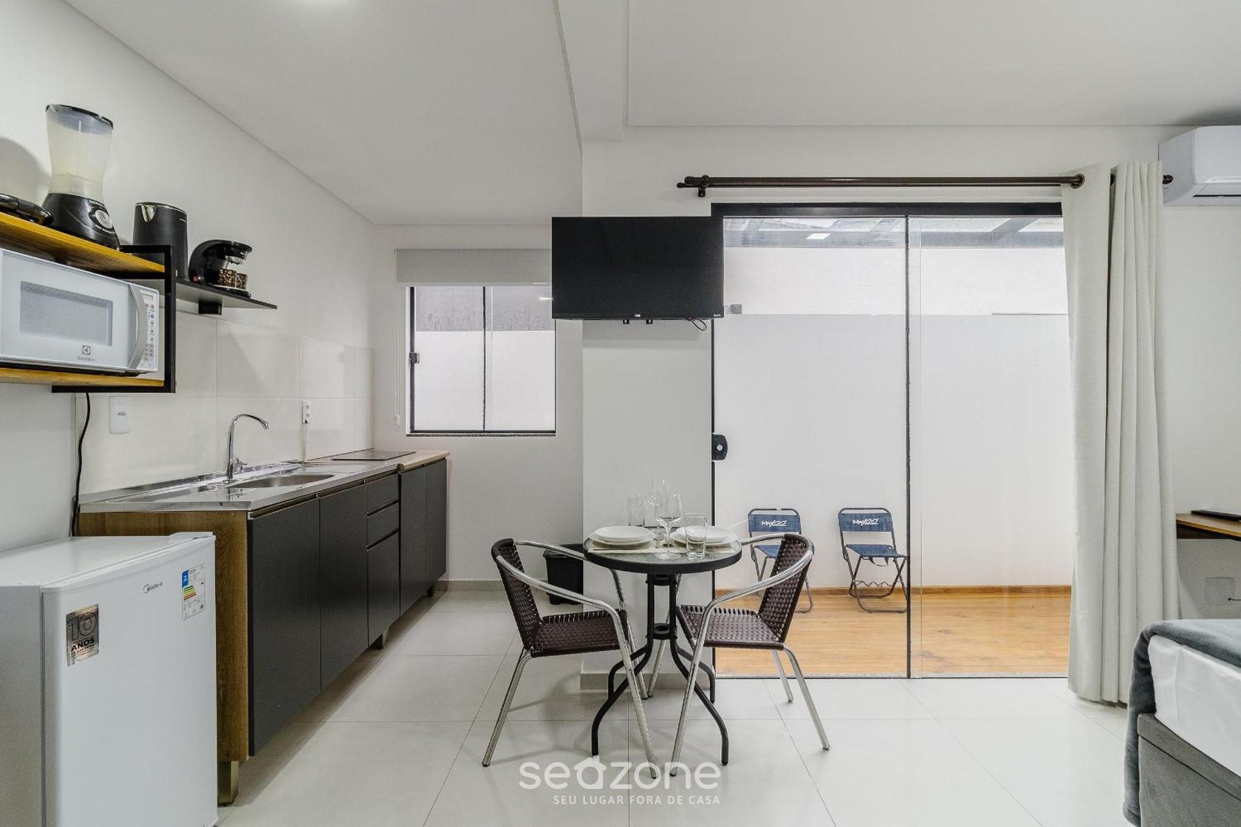 Complete stay by the sea, just 10 meters from the beach - AARs