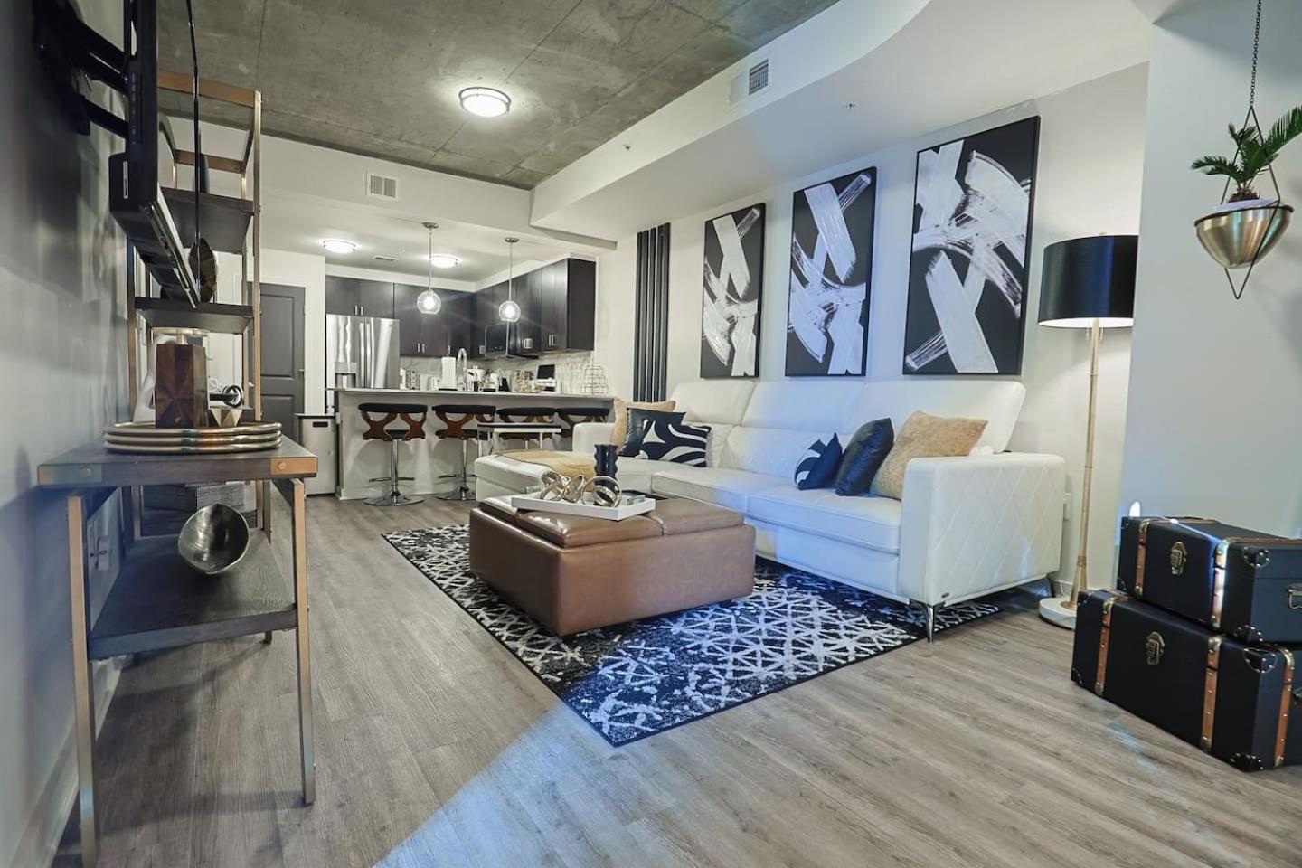 The Luxe Retreat Highrise wgreat views