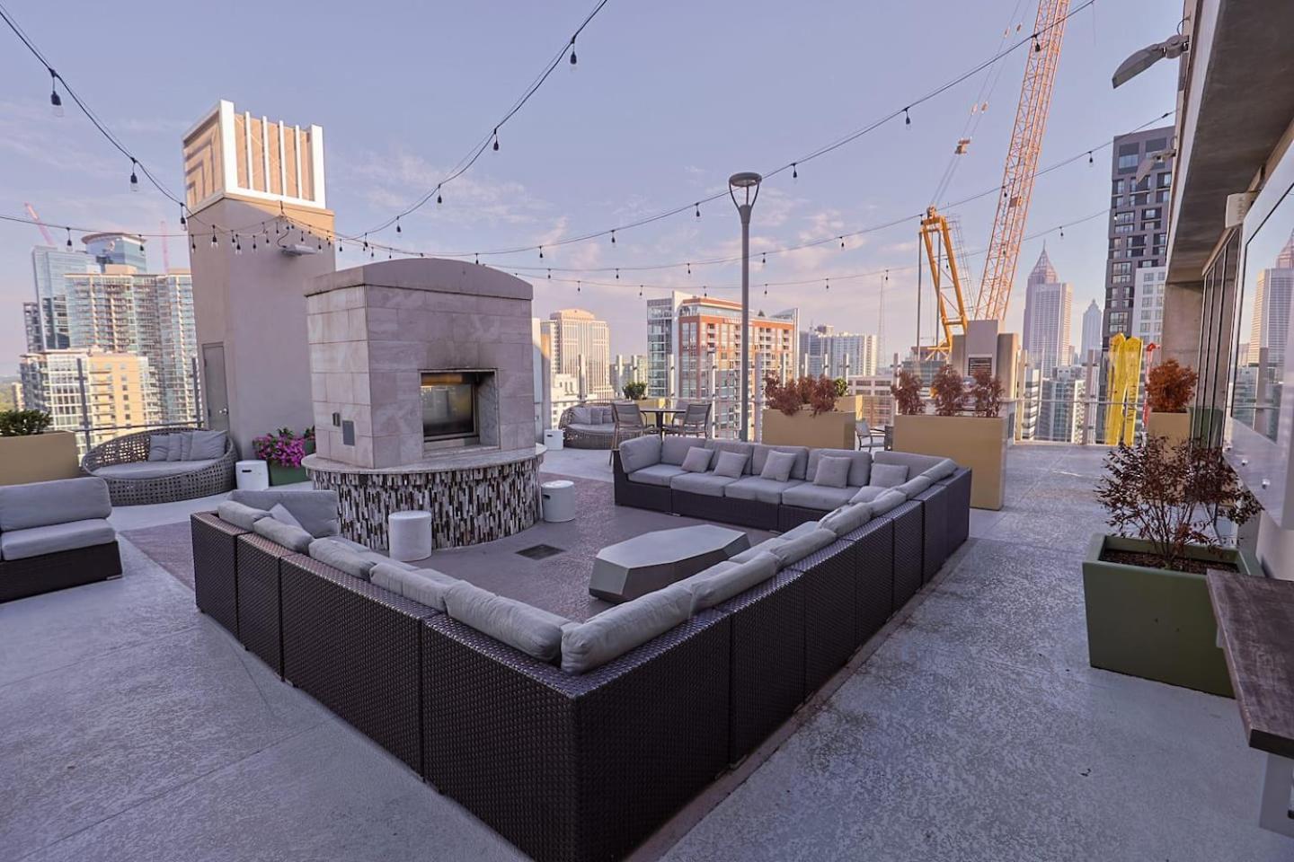The Luxe Retreat Highrise wgreat views