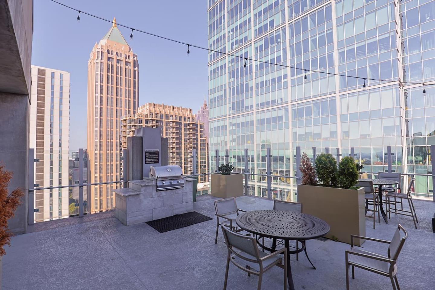 The Luxe Retreat Highrise wgreat views