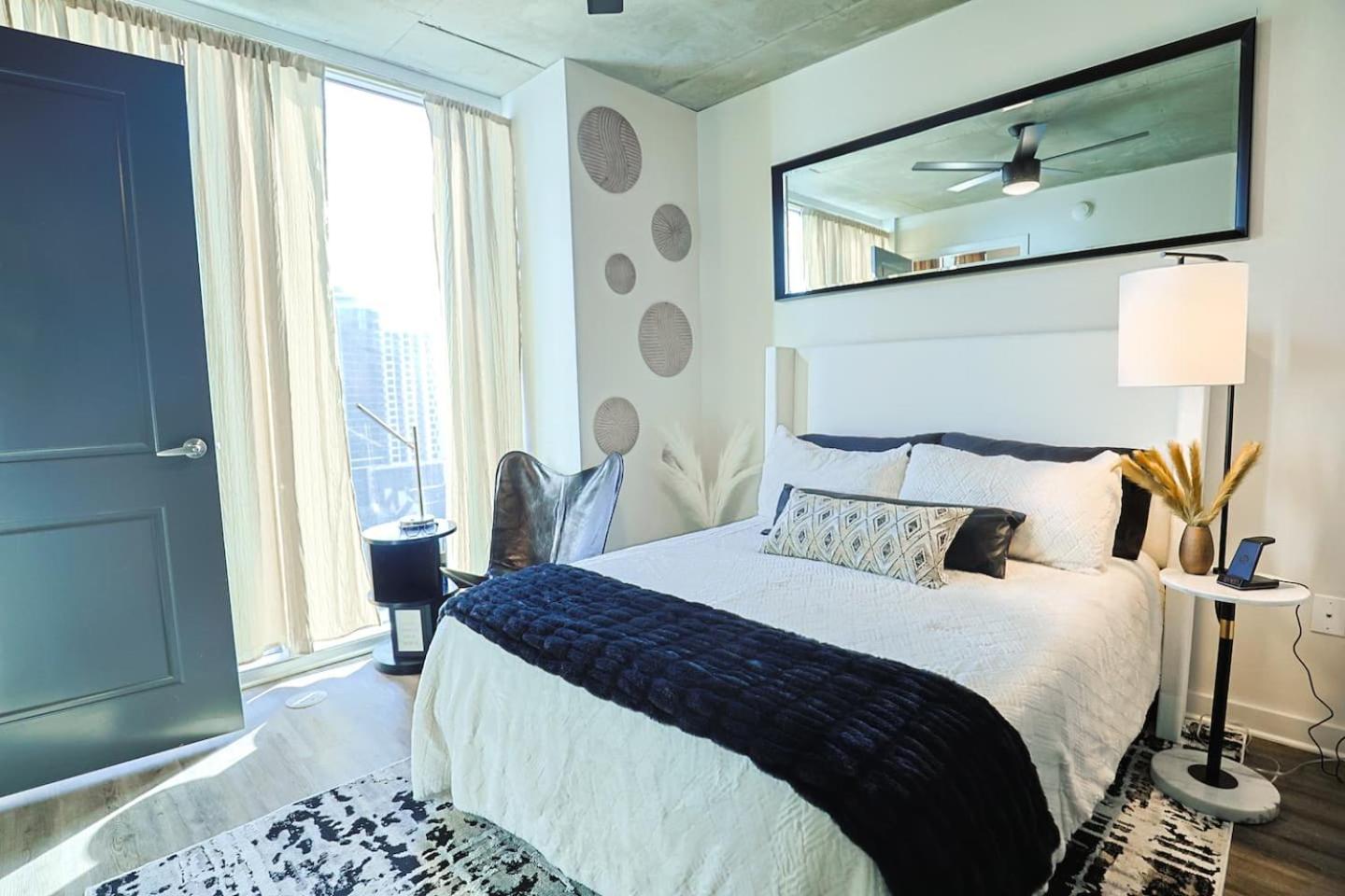 The Luxe Retreat Highrise wgreat views