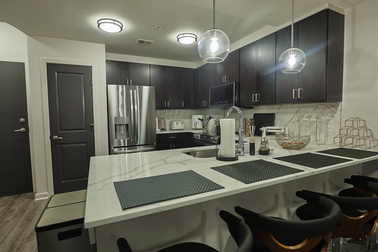 The Luxe Retreat Highrise wgreat views