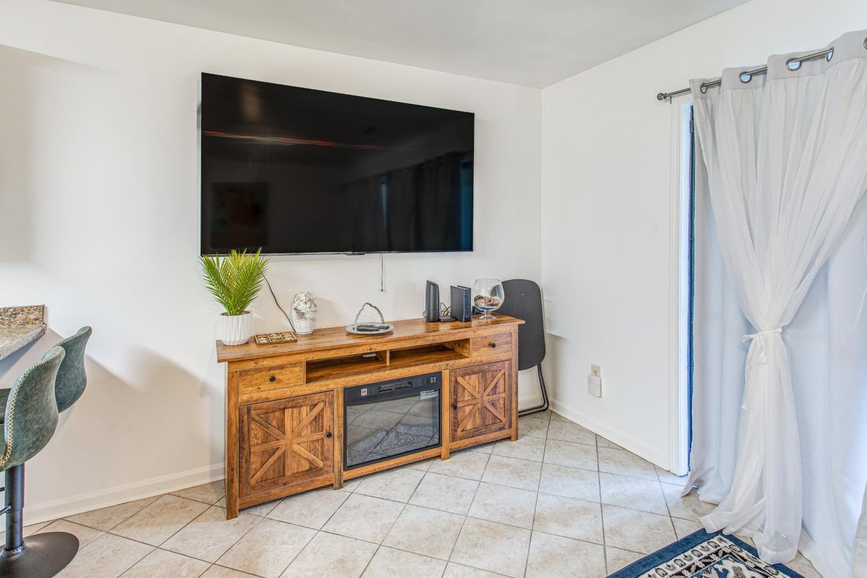 4 Mi to Beach Unit with Pool Access in Little River