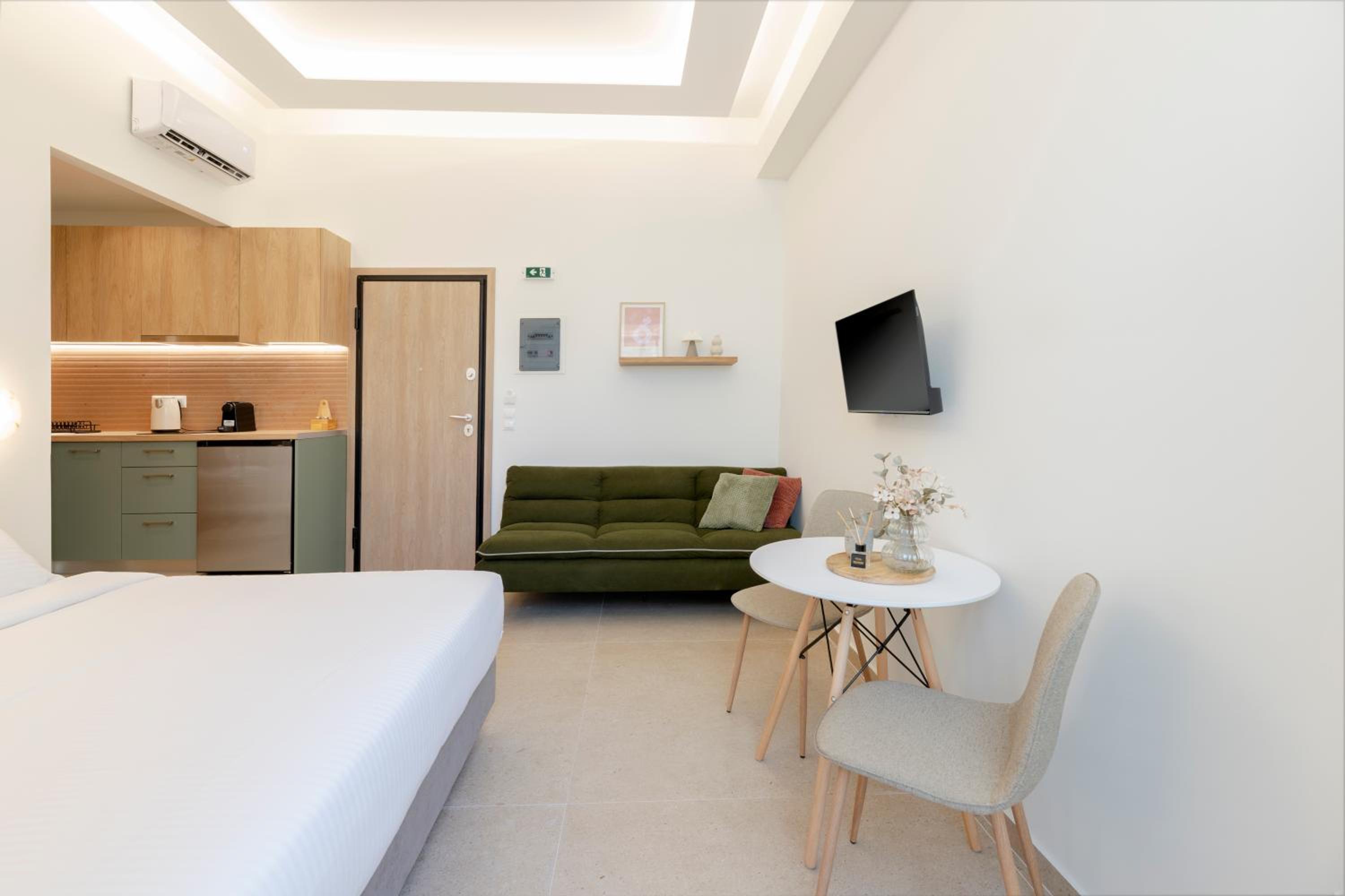 AthenianNest Asomaton Boutique Studio in Psyrri near Acropolis