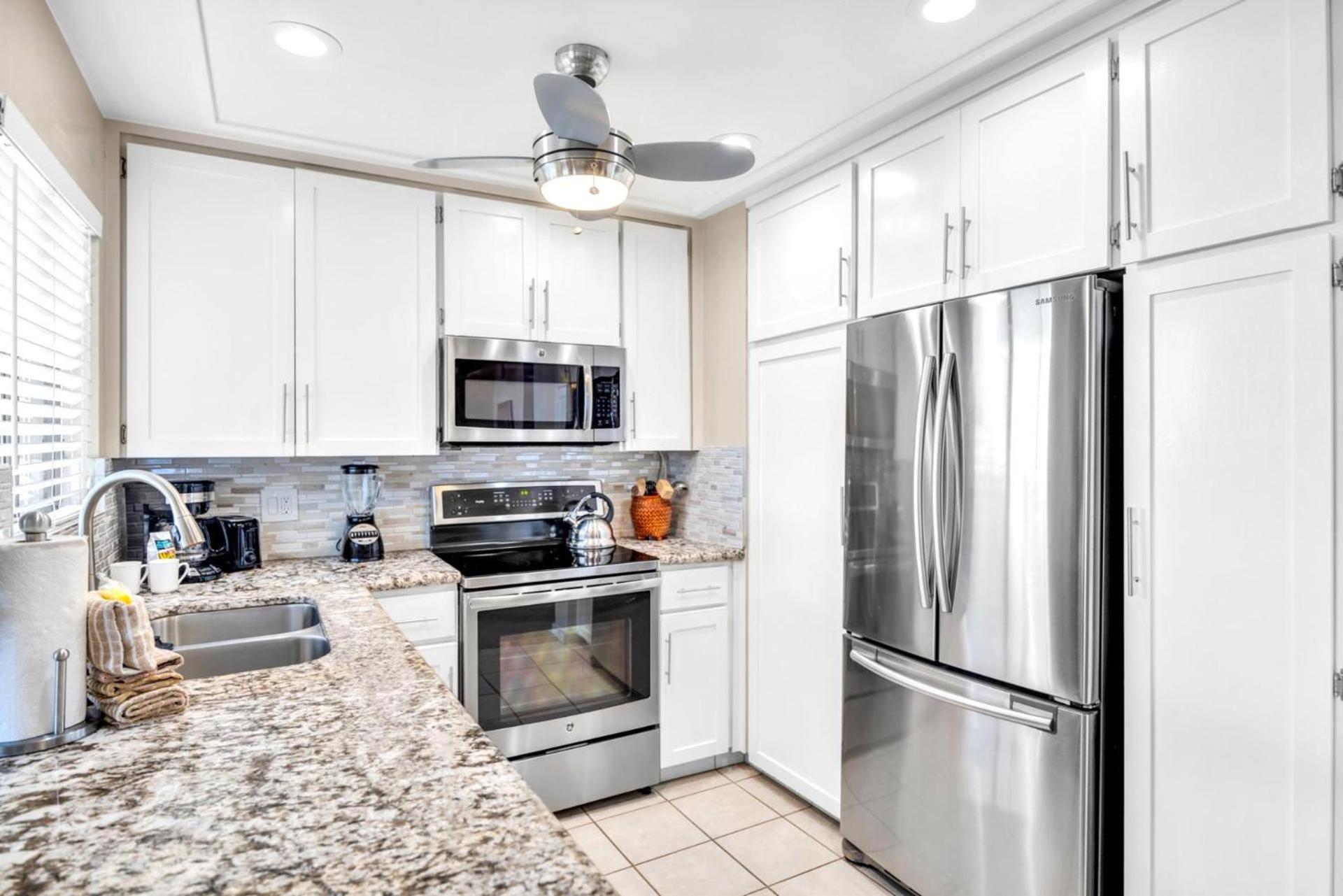 NEW KBM Resorts FREE CAR Kapalua Golf Villas 1-Bedroom Condo with Spacious Lanai and Golf Course Views KGV-18T4