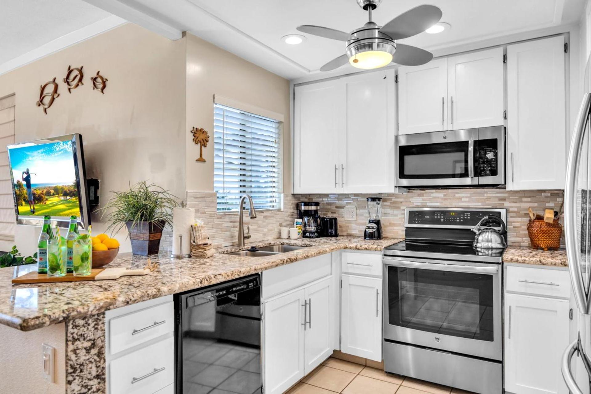 NEW KBM Resorts FREE CAR Kapalua Golf Villas 1-Bedroom Condo with Spacious Lanai and Golf Course Views KGV-18T4