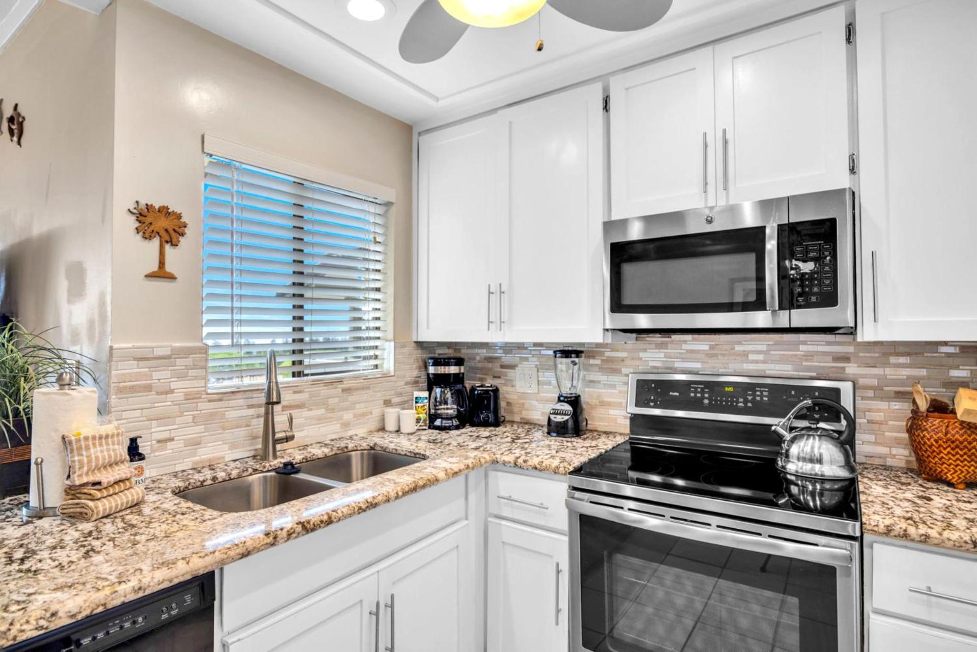 NEW KBM Resorts FREE CAR Kapalua Golf Villas 1-Bedroom Condo with Spacious Lanai and Golf Course Views KGV-18T4