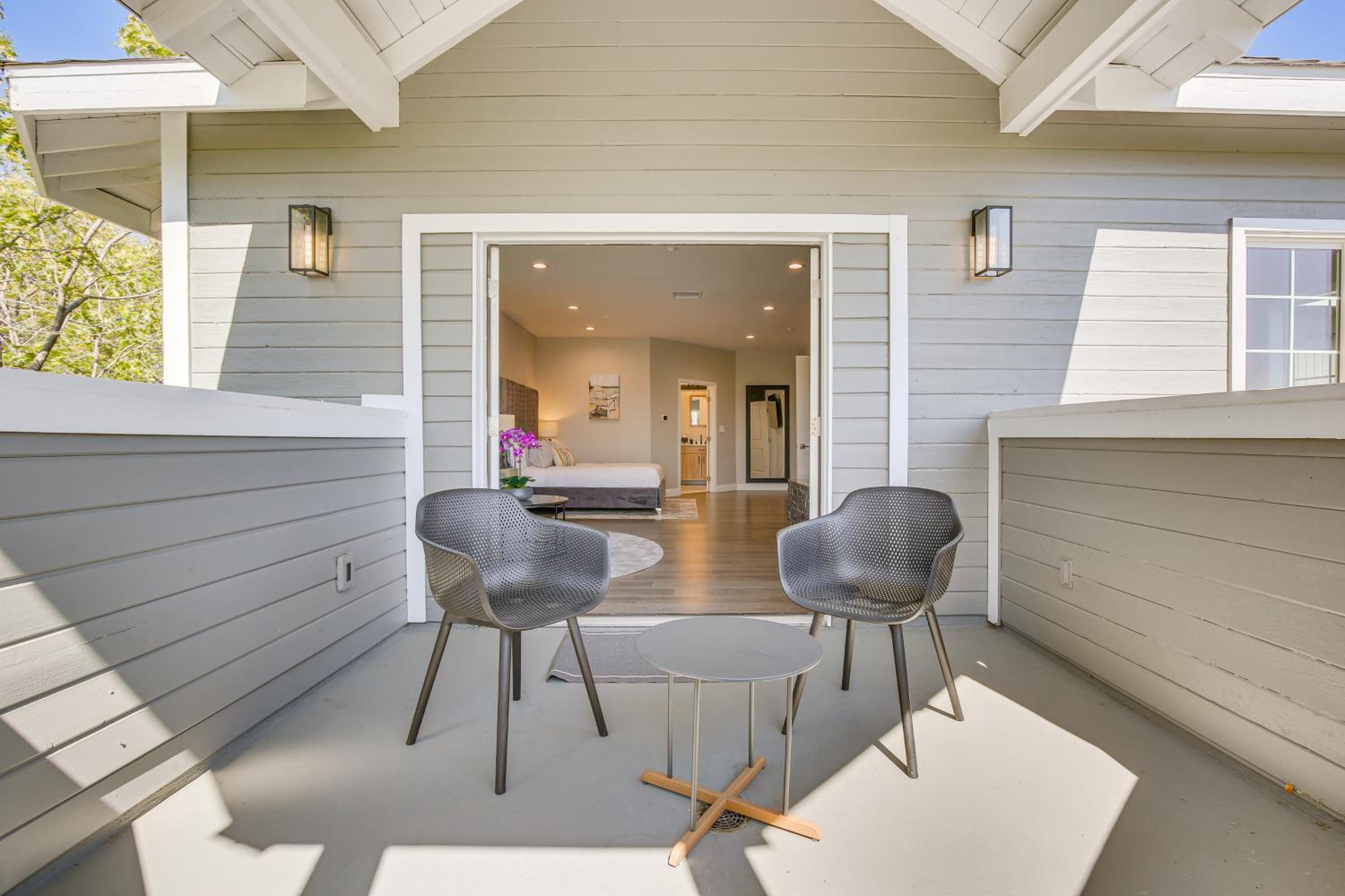 Hot Tub and Mountain Views Luxe Lake Arrowhead Home