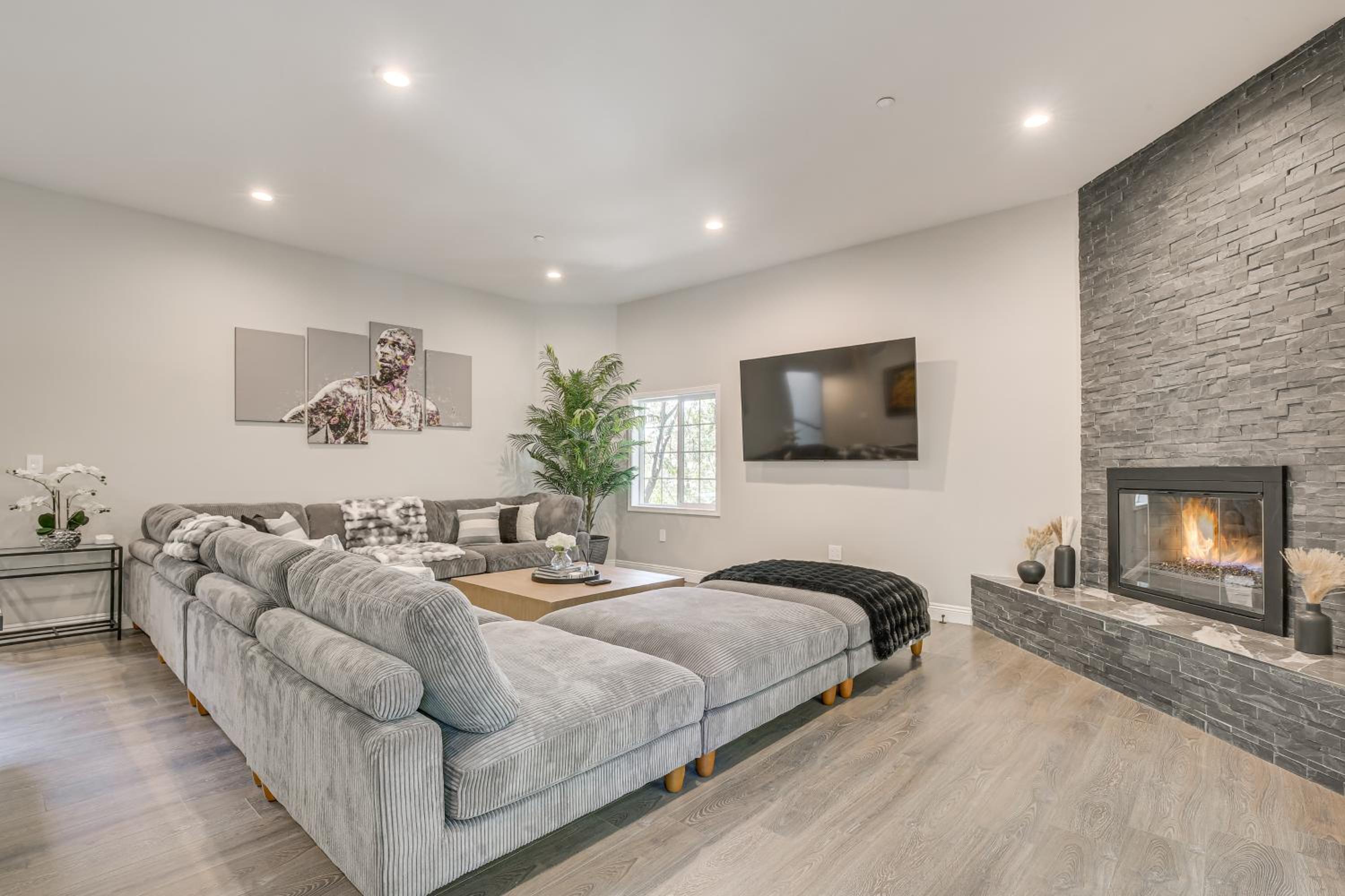 Hot Tub and Mountain Views Luxe Lake Arrowhead Home