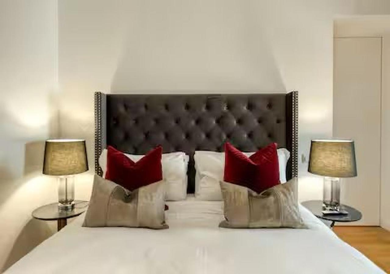 Vittoriano Pantheon apartment