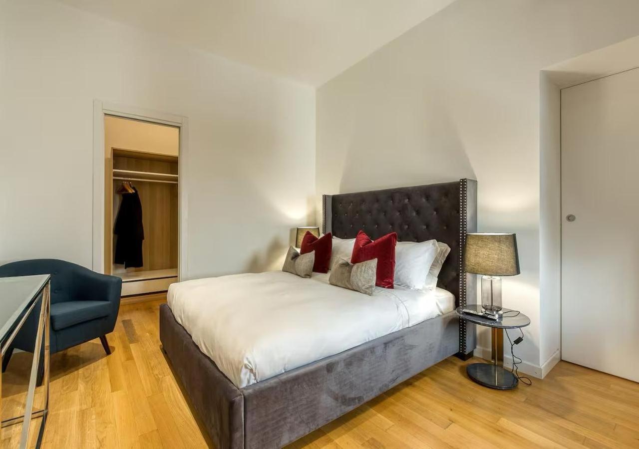 Vittoriano Pantheon apartment
