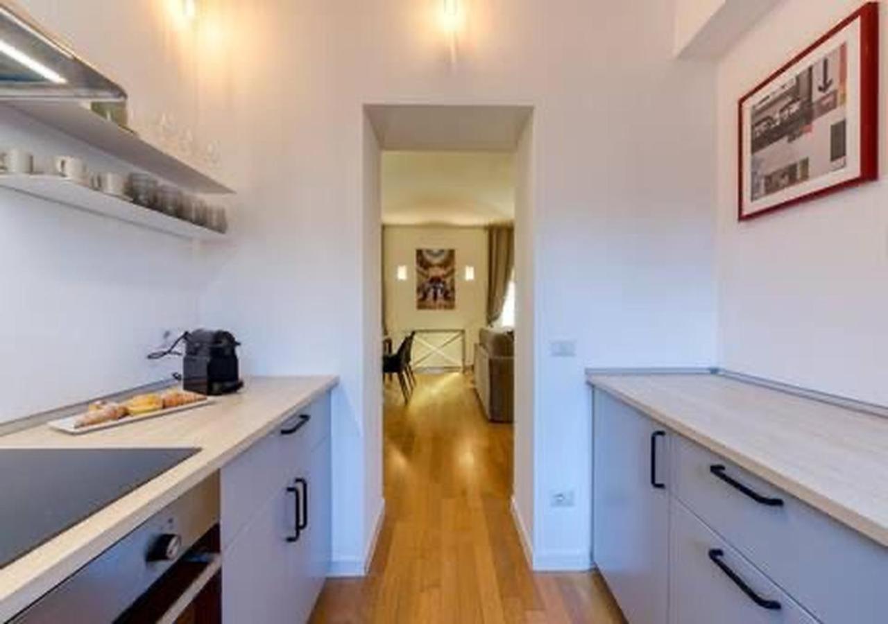Vittoriano Pantheon apartment