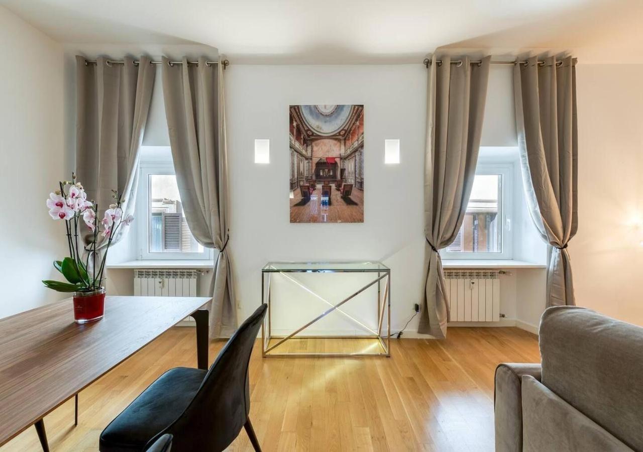 Vittoriano Pantheon apartment