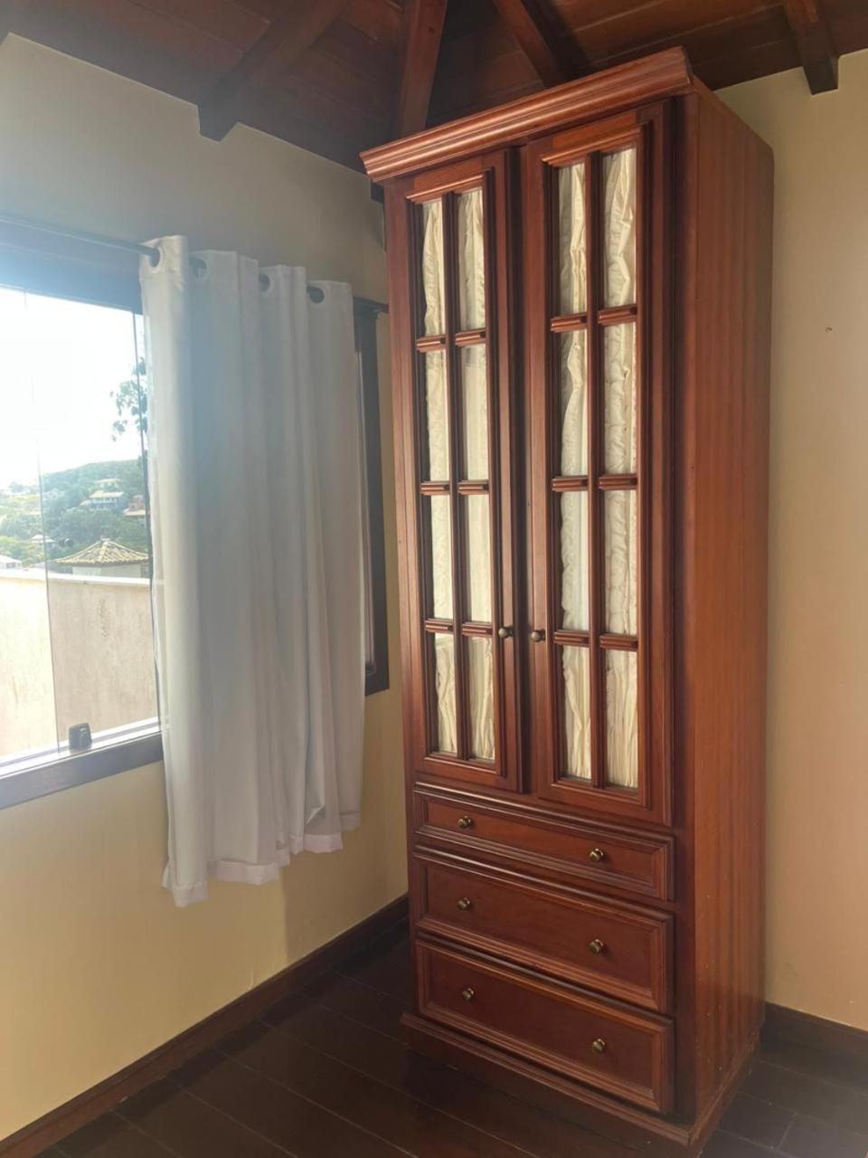 Exclusiva casa em Geriba com vista para o mar