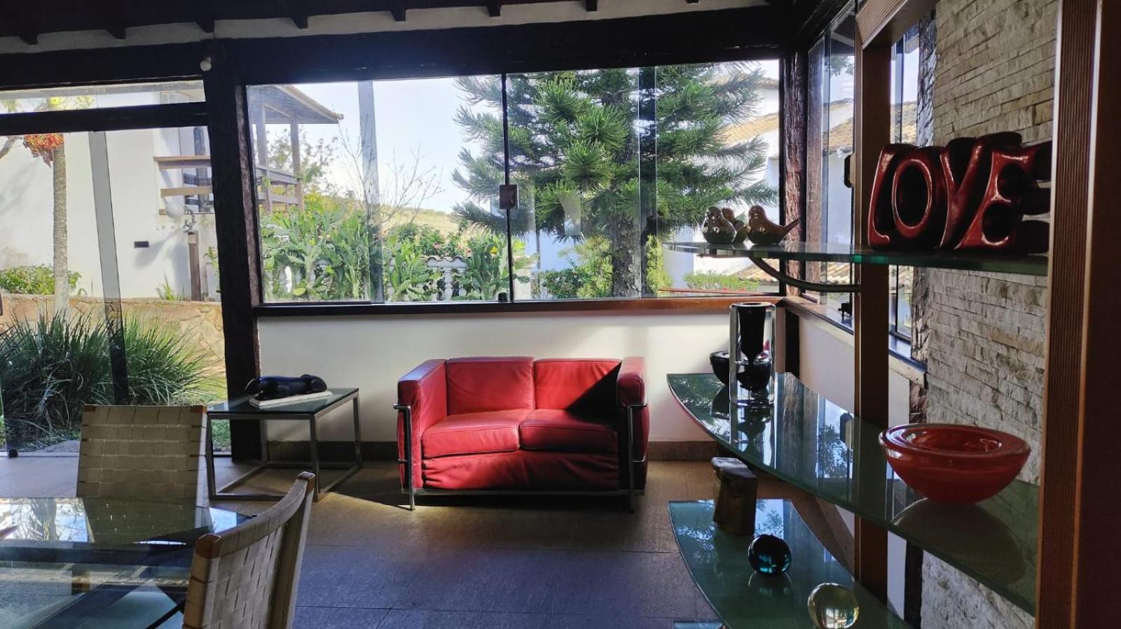 Exclusiva casa em Geriba com vista para o mar