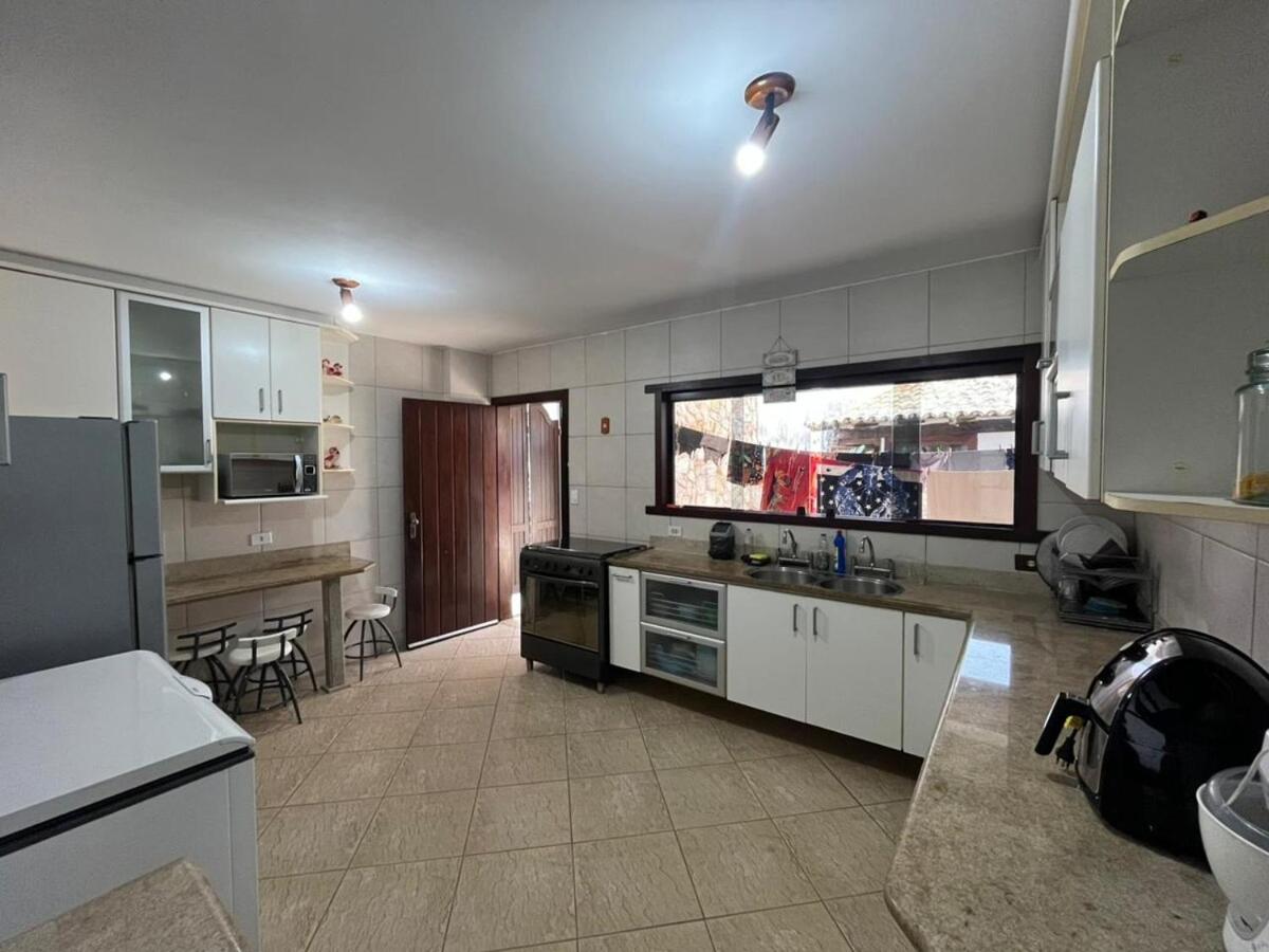 Exclusiva casa em Geriba com vista para o mar